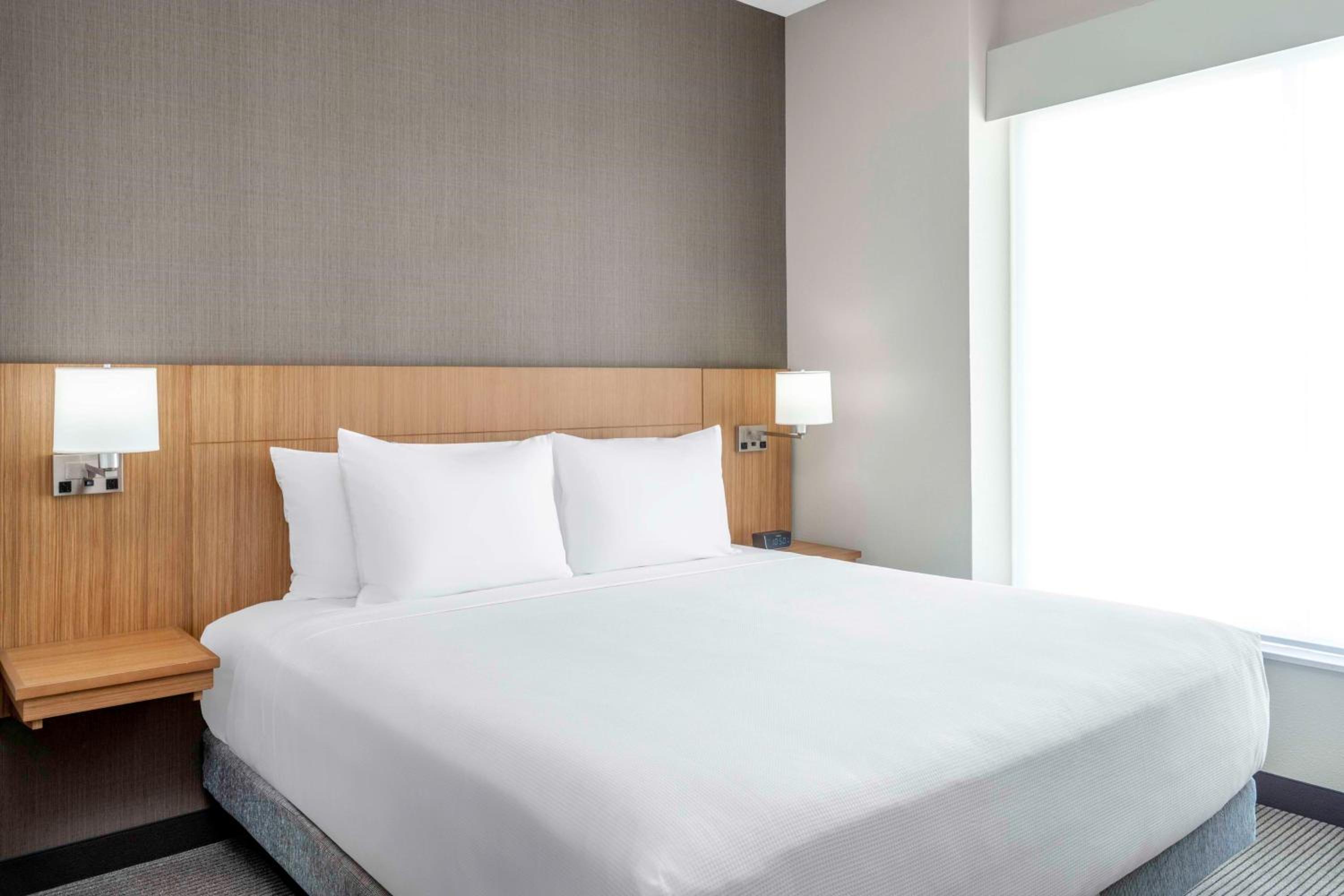 King Room with Sofa Bed - High Floor - Photo 2