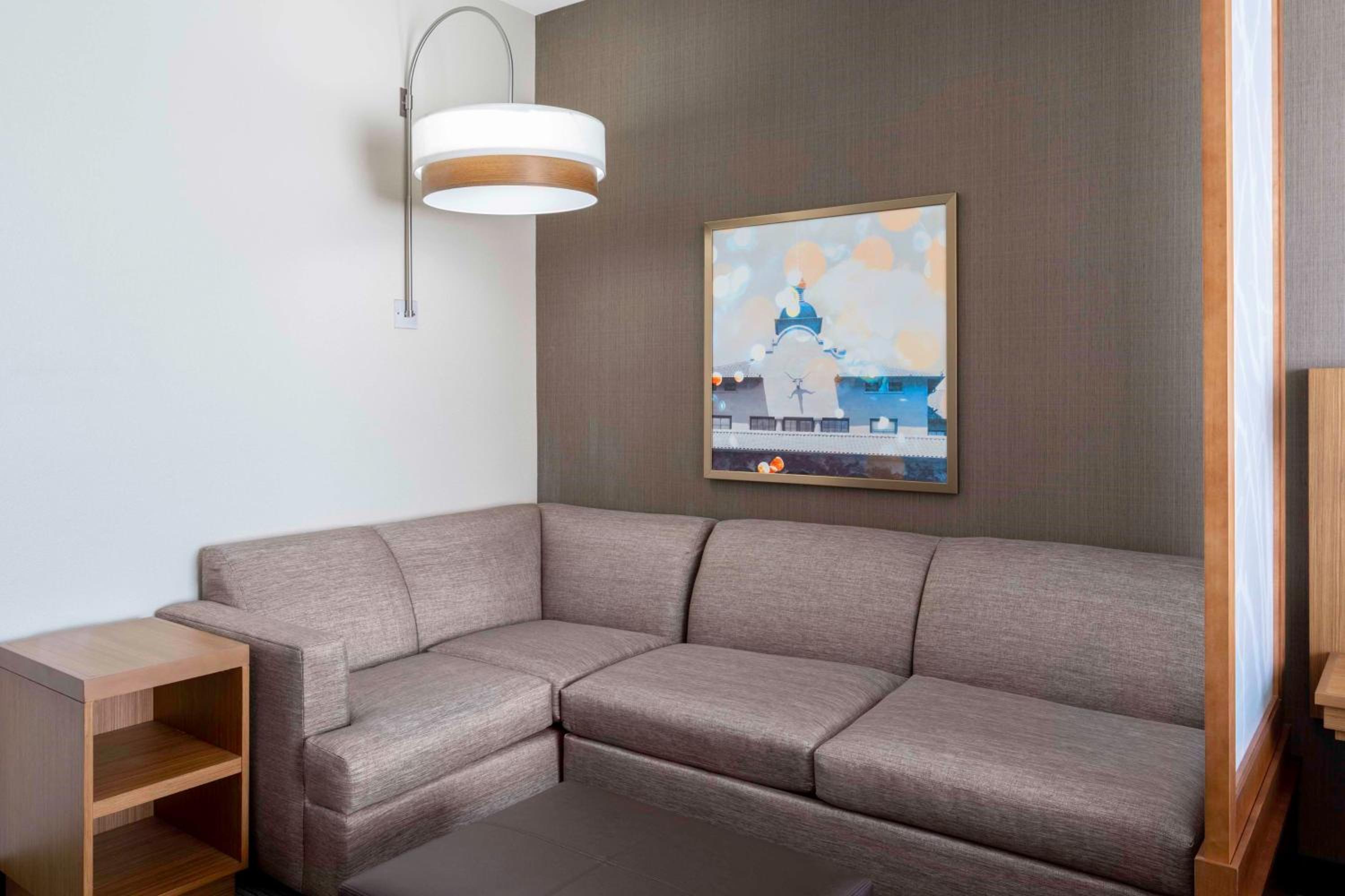 King Room with Sofa Bed - High Floor - Photo 3