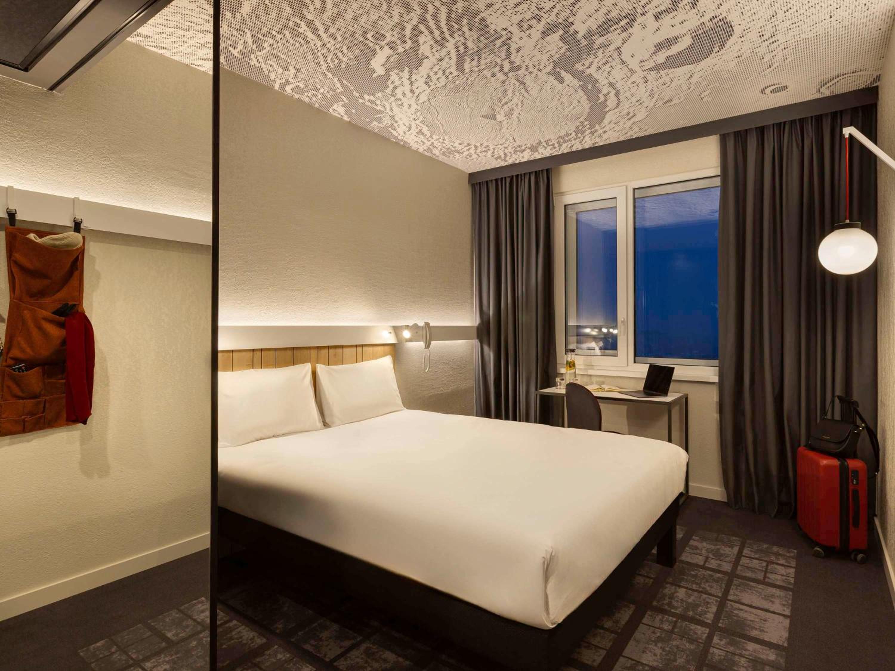 Standard Double Room - Photo 8