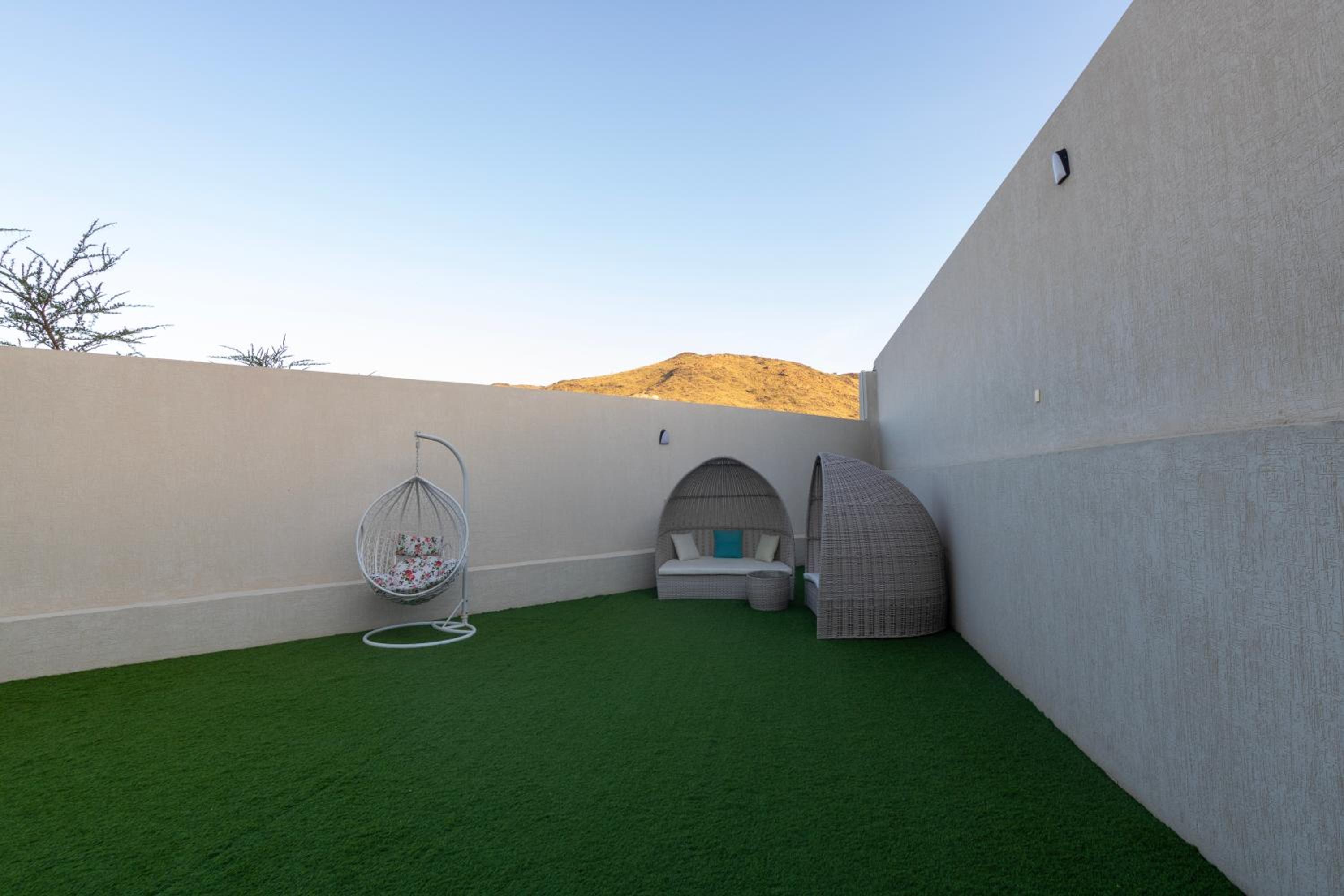 Apartment with Garden View