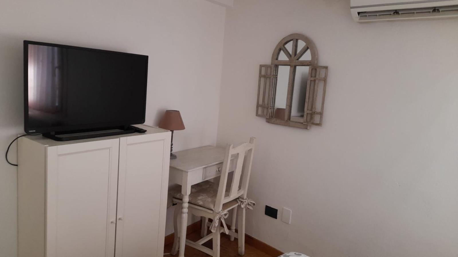 Double Room - Photo 12