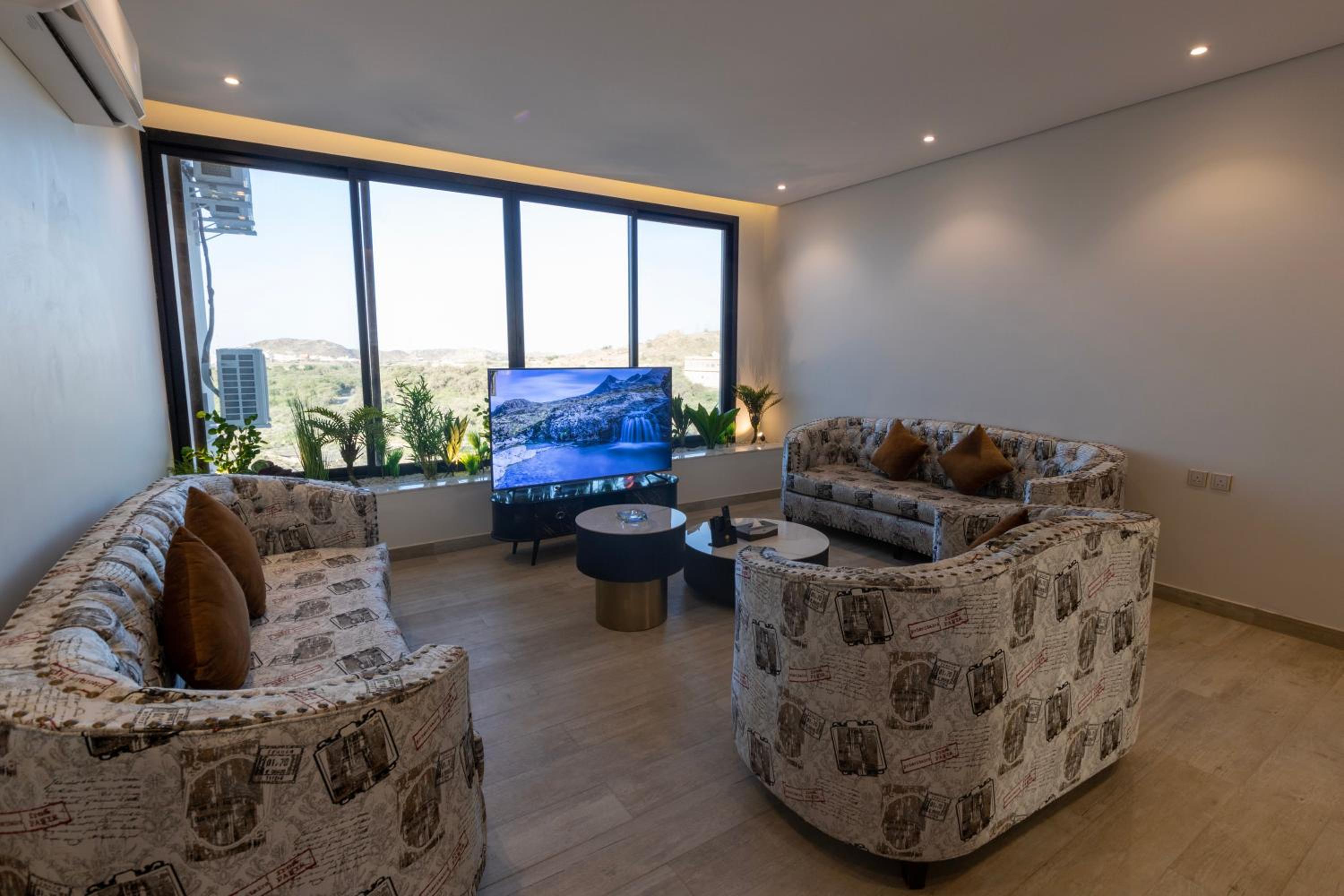 Apartment with Mountain View photo 1