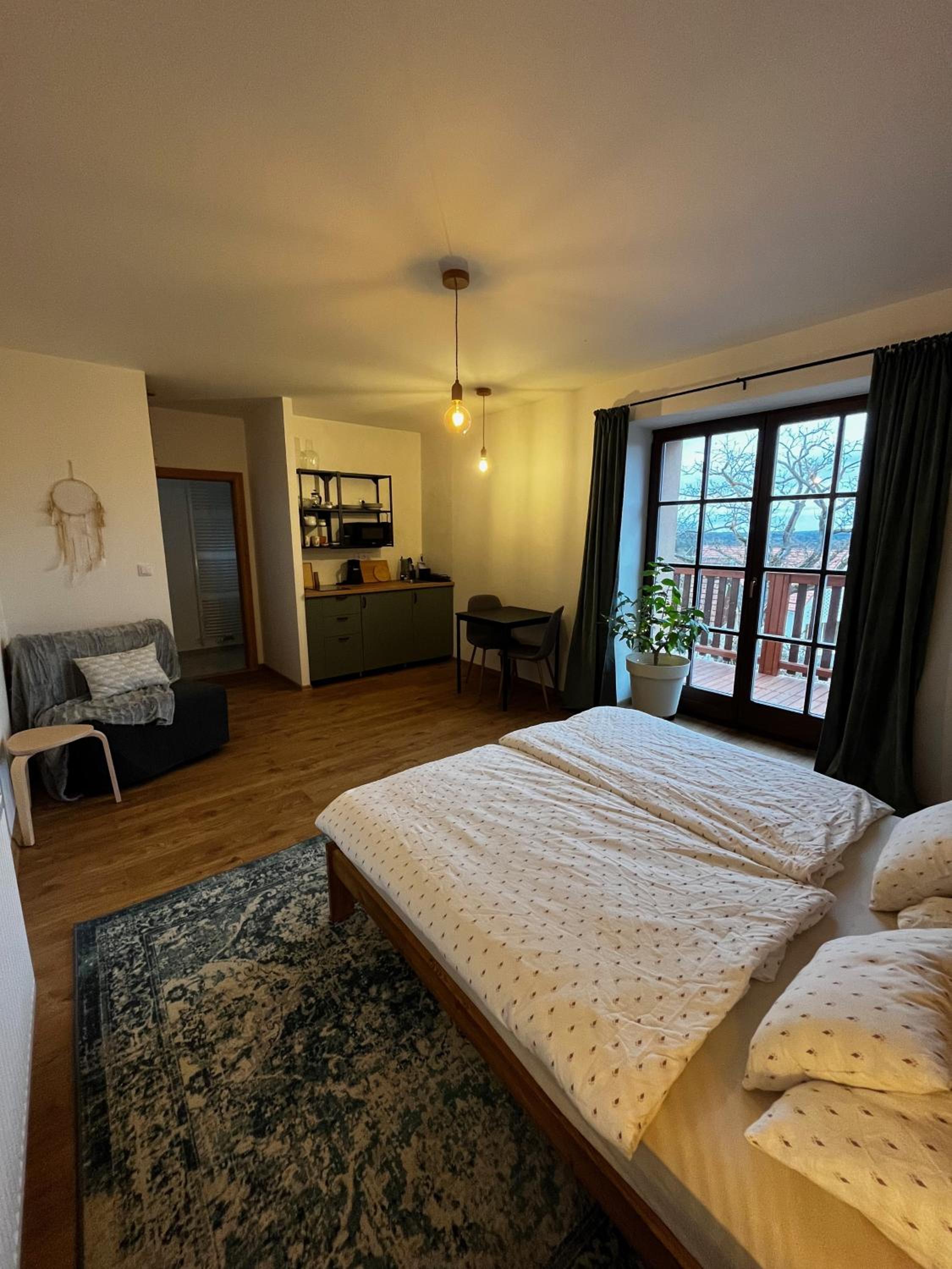 Apartment with Balcony photo 1