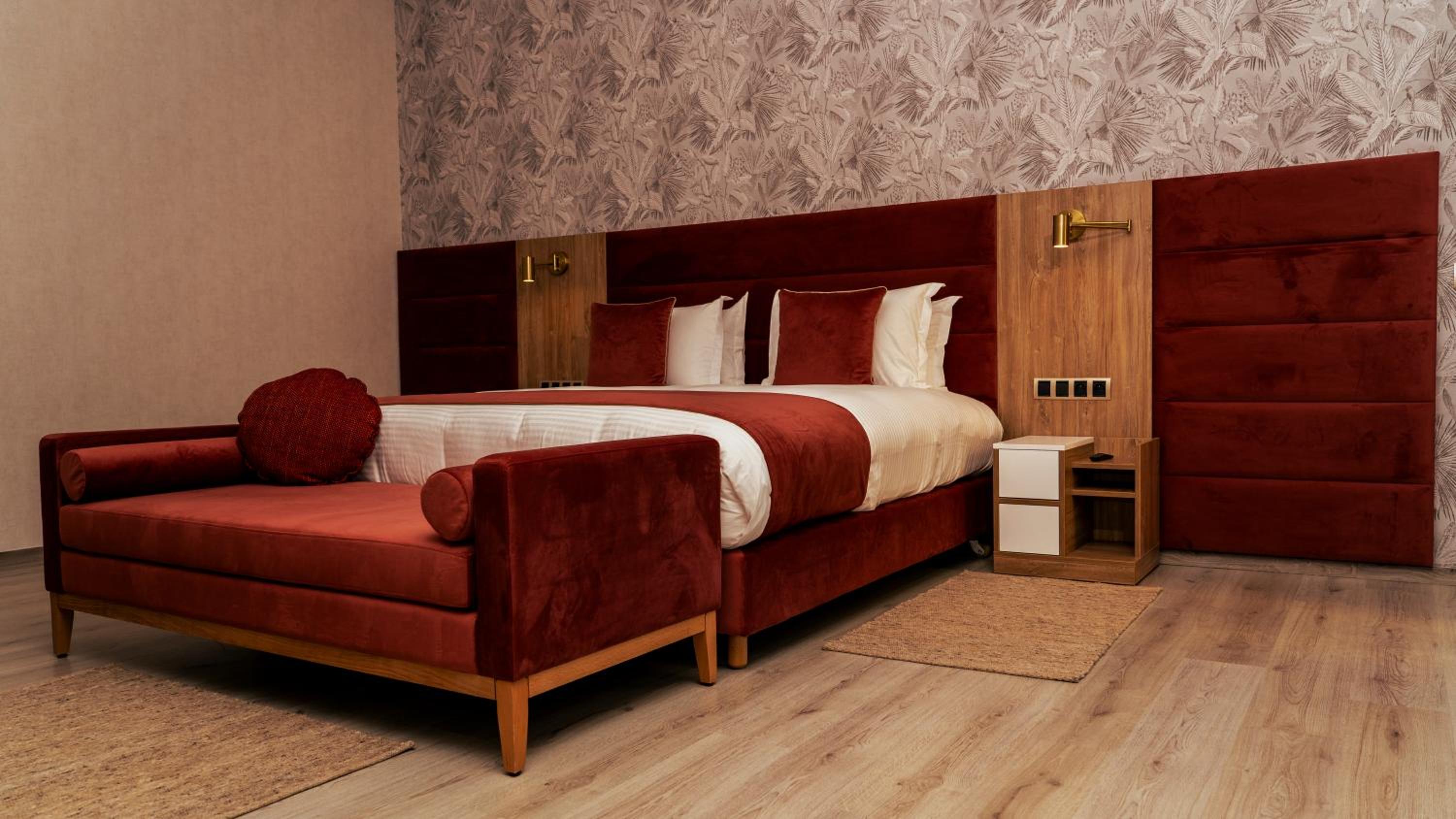 Suite with Garden View - Photo 2