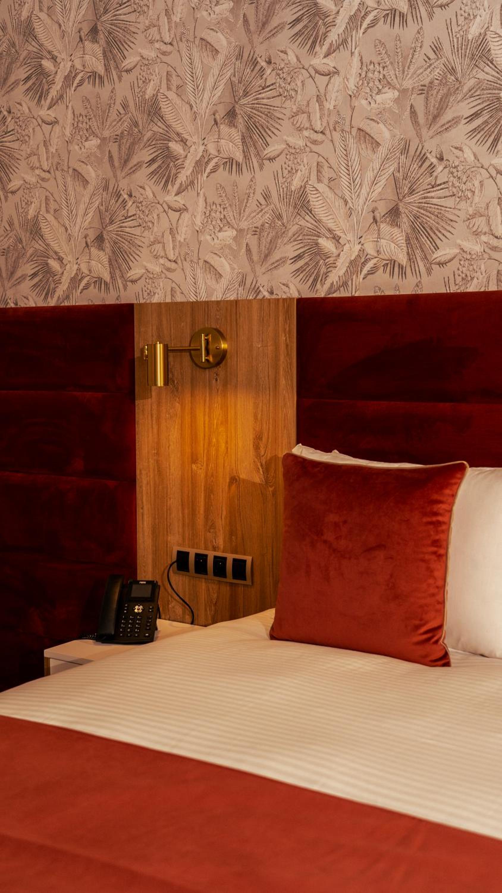 Suite with Garden View - Photo 14