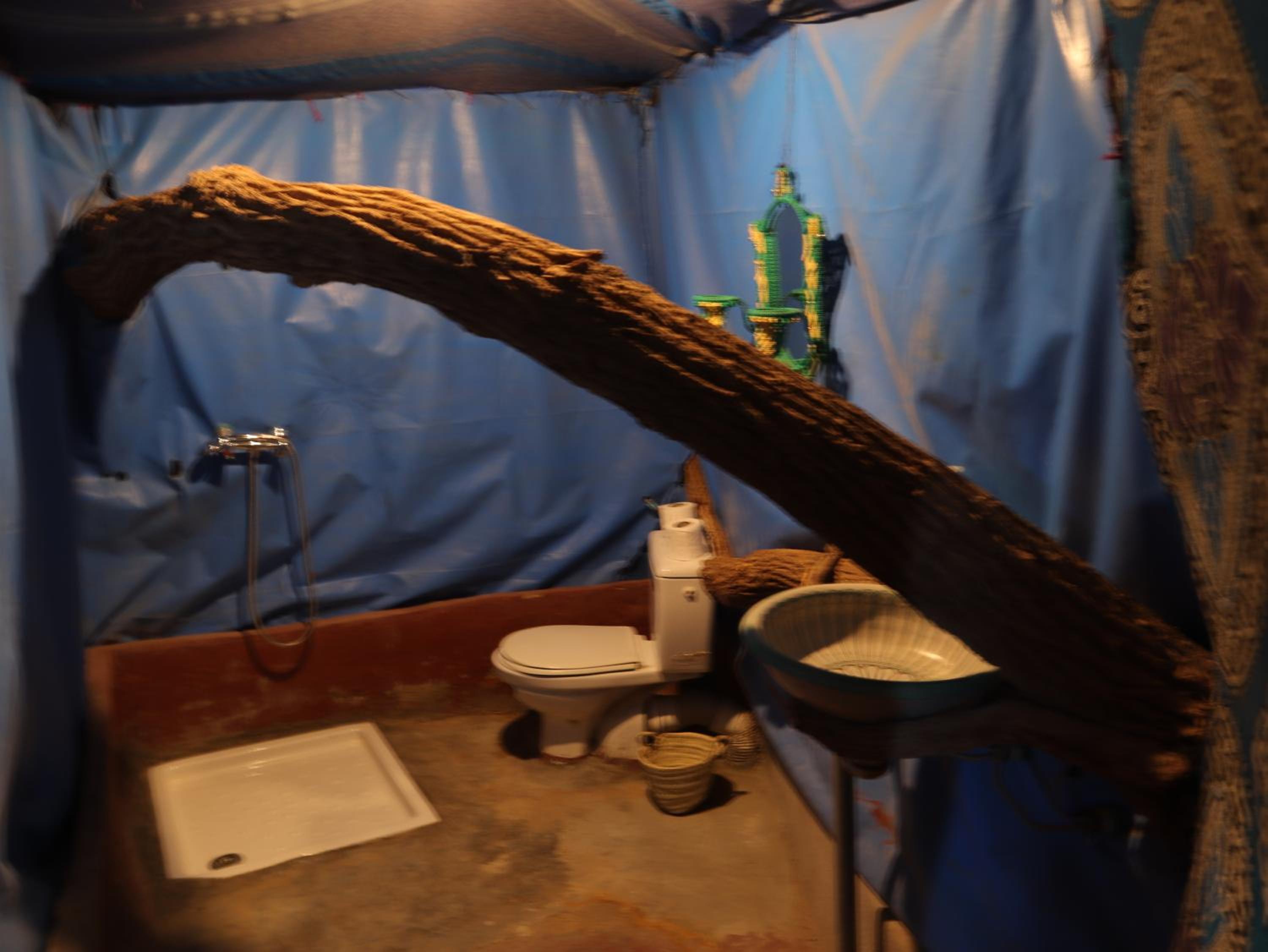 Tent - Photo 10