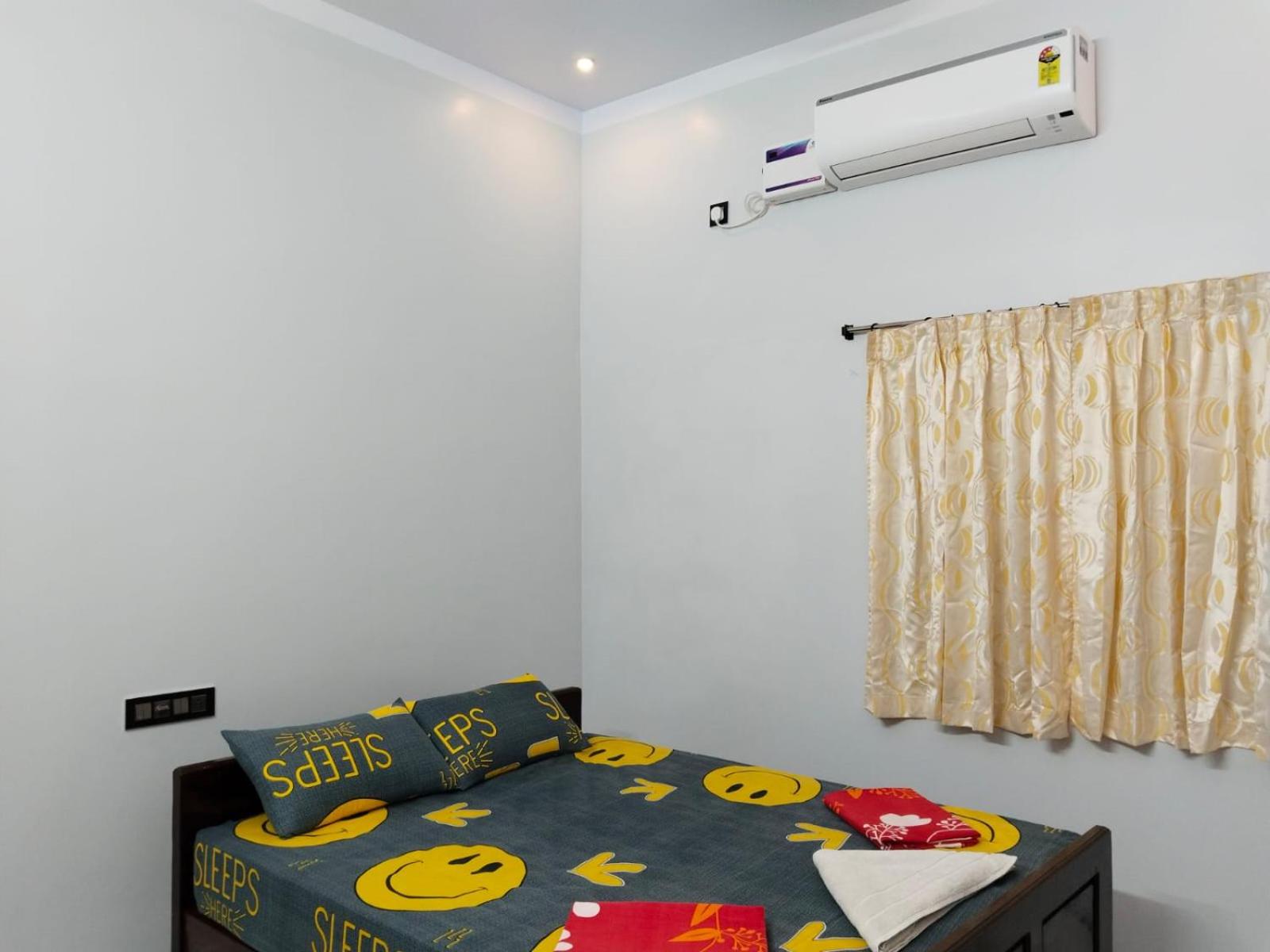Budget Double Room photo 2