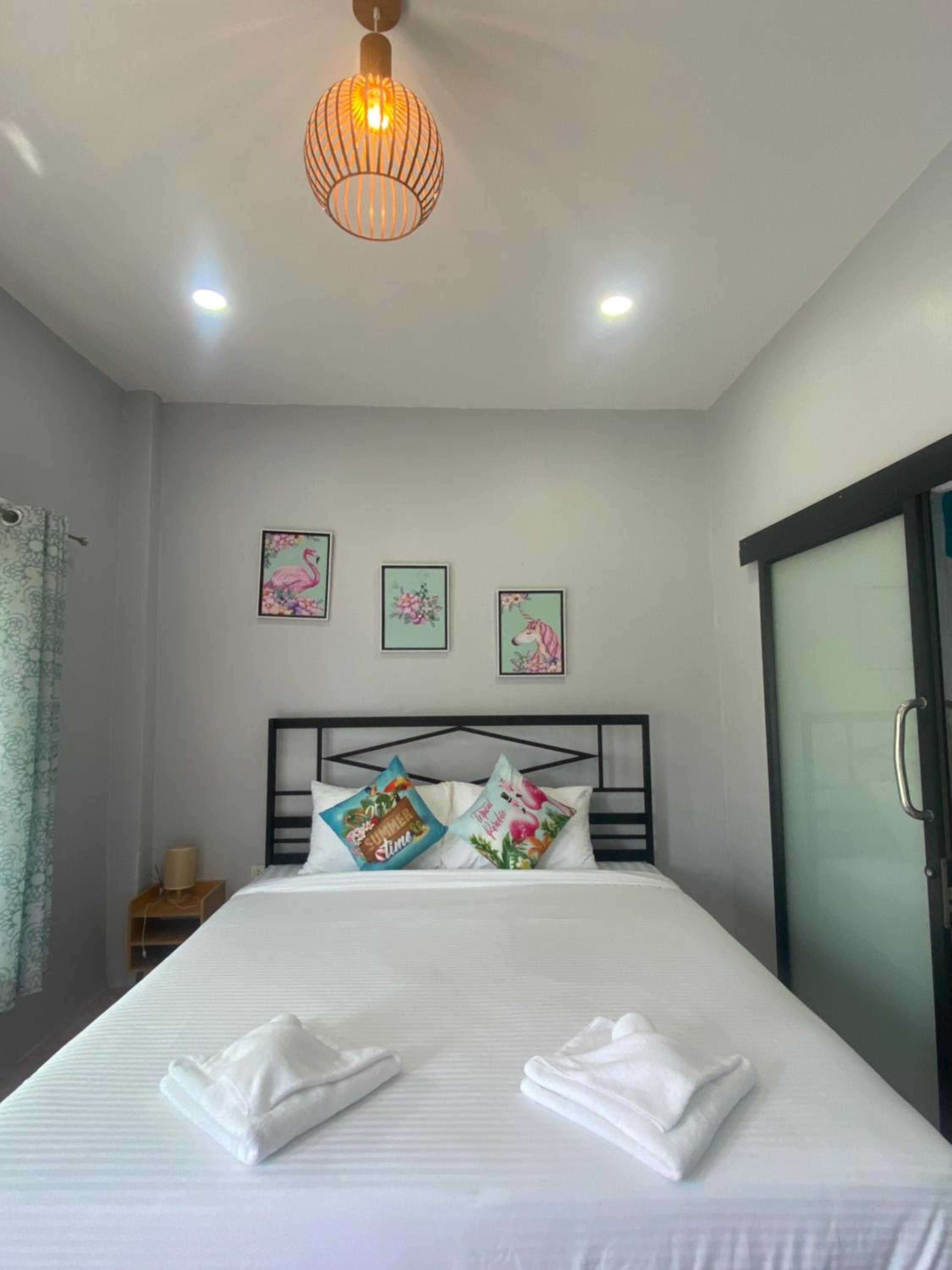 One-Bedroom House photo 2