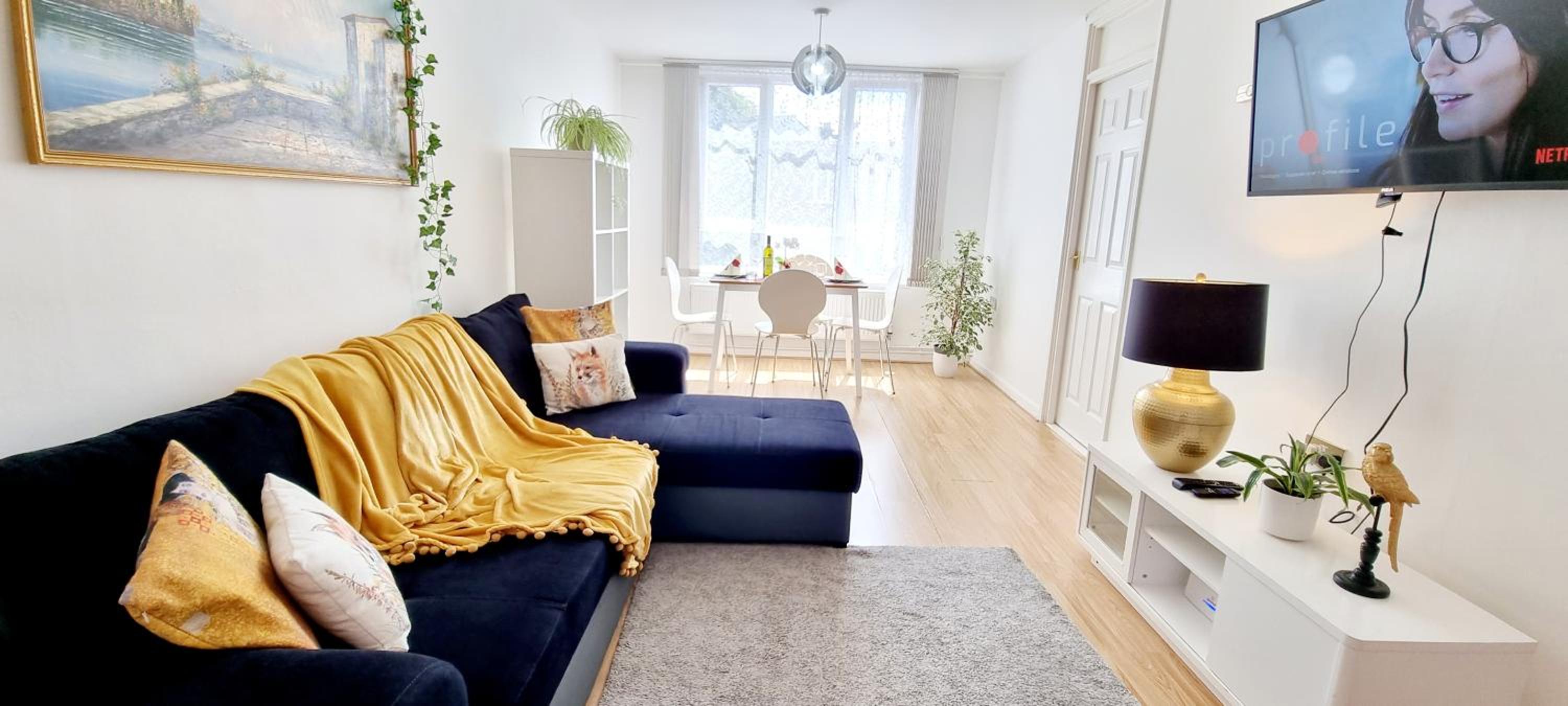 One-Bedroom Apartment photo 3