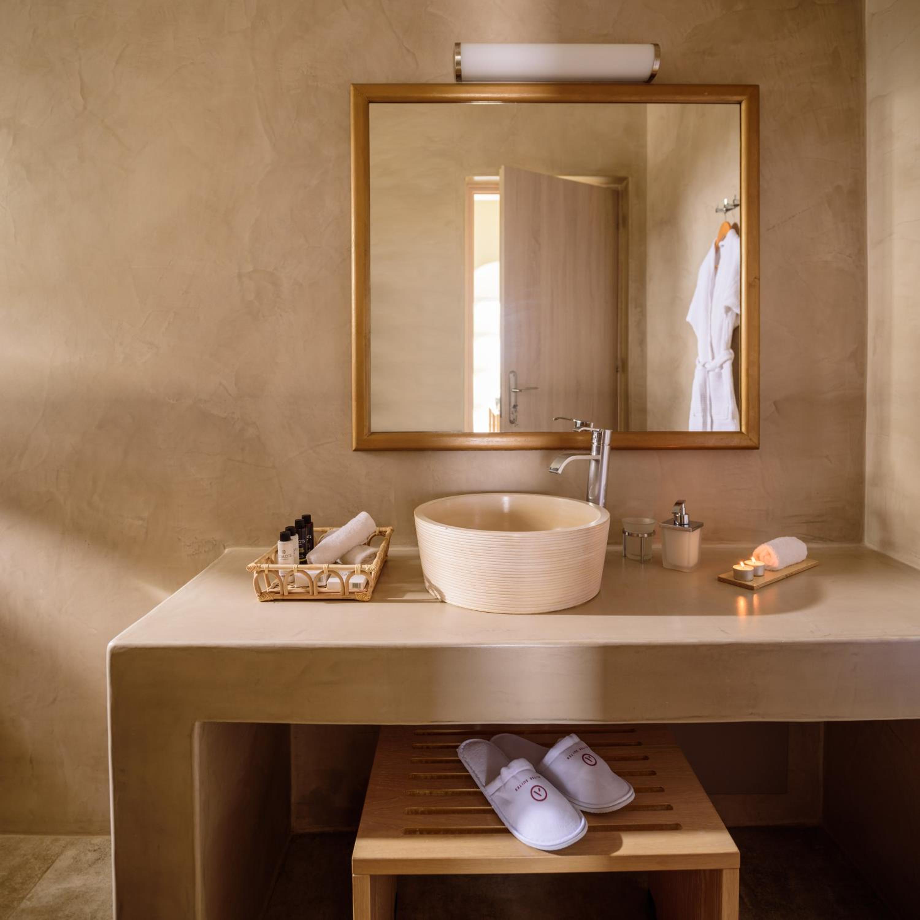 Superior Suite - Photo 24