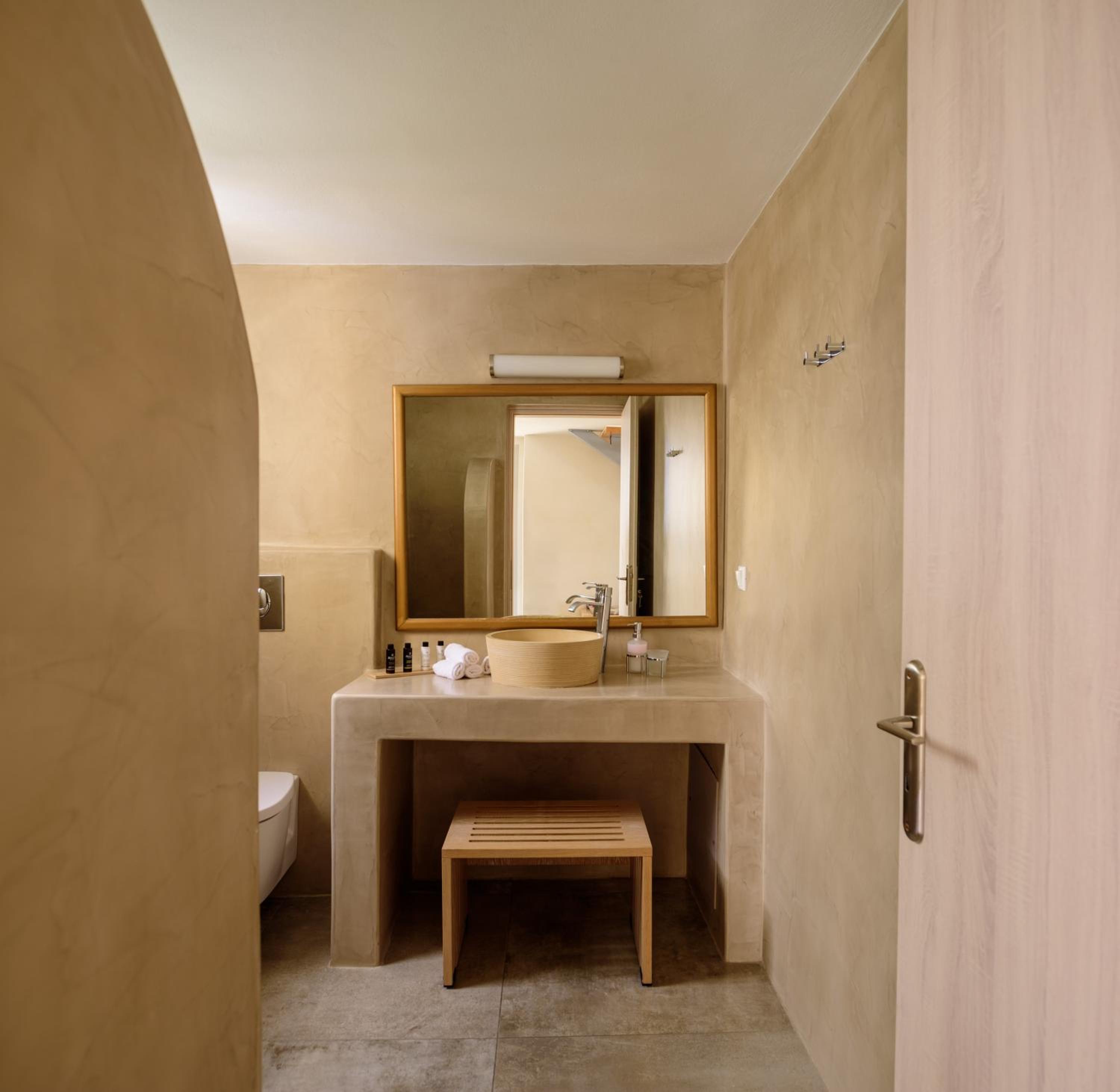 Superior Suite - Photo 6