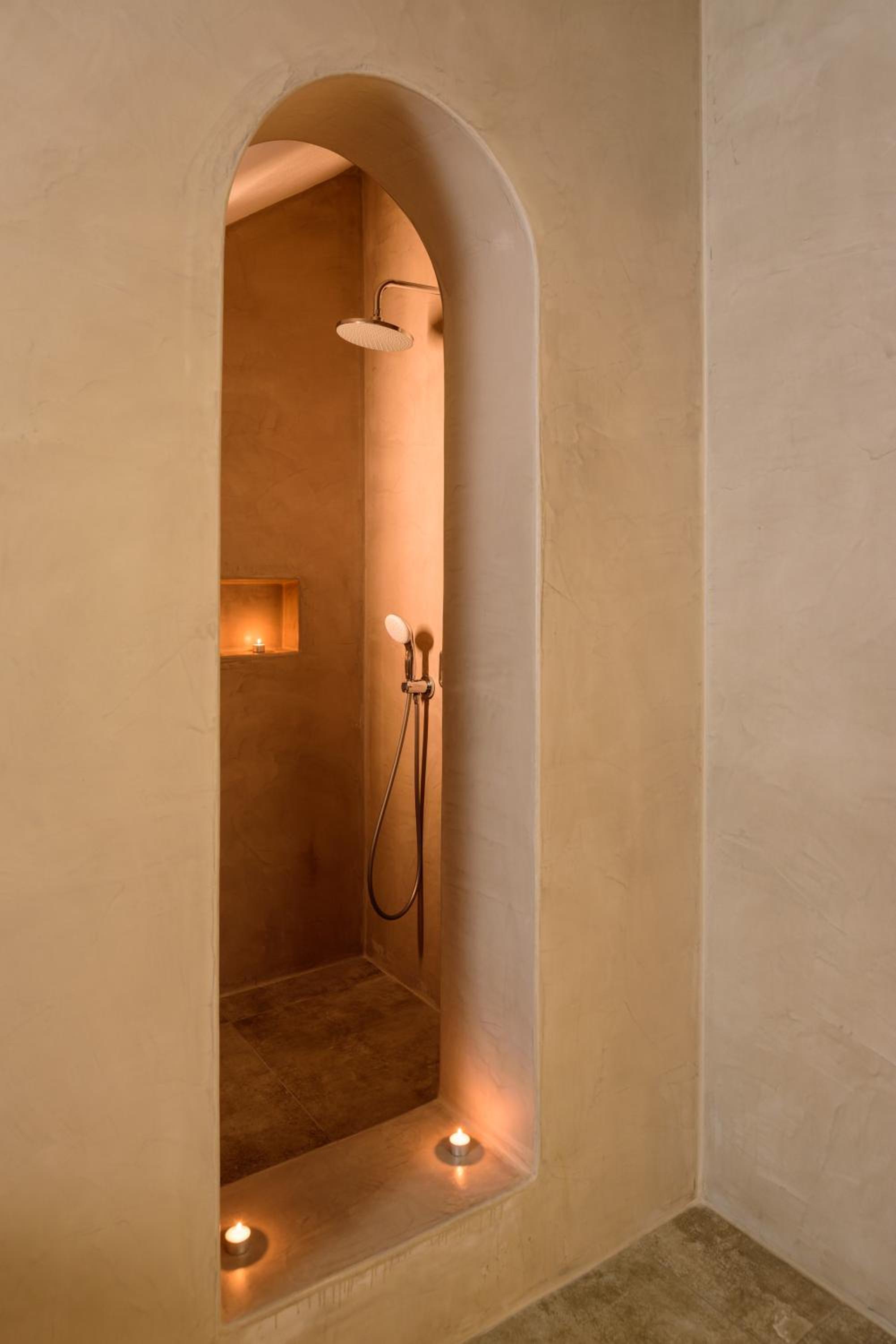 Superior Suite - Photo 22