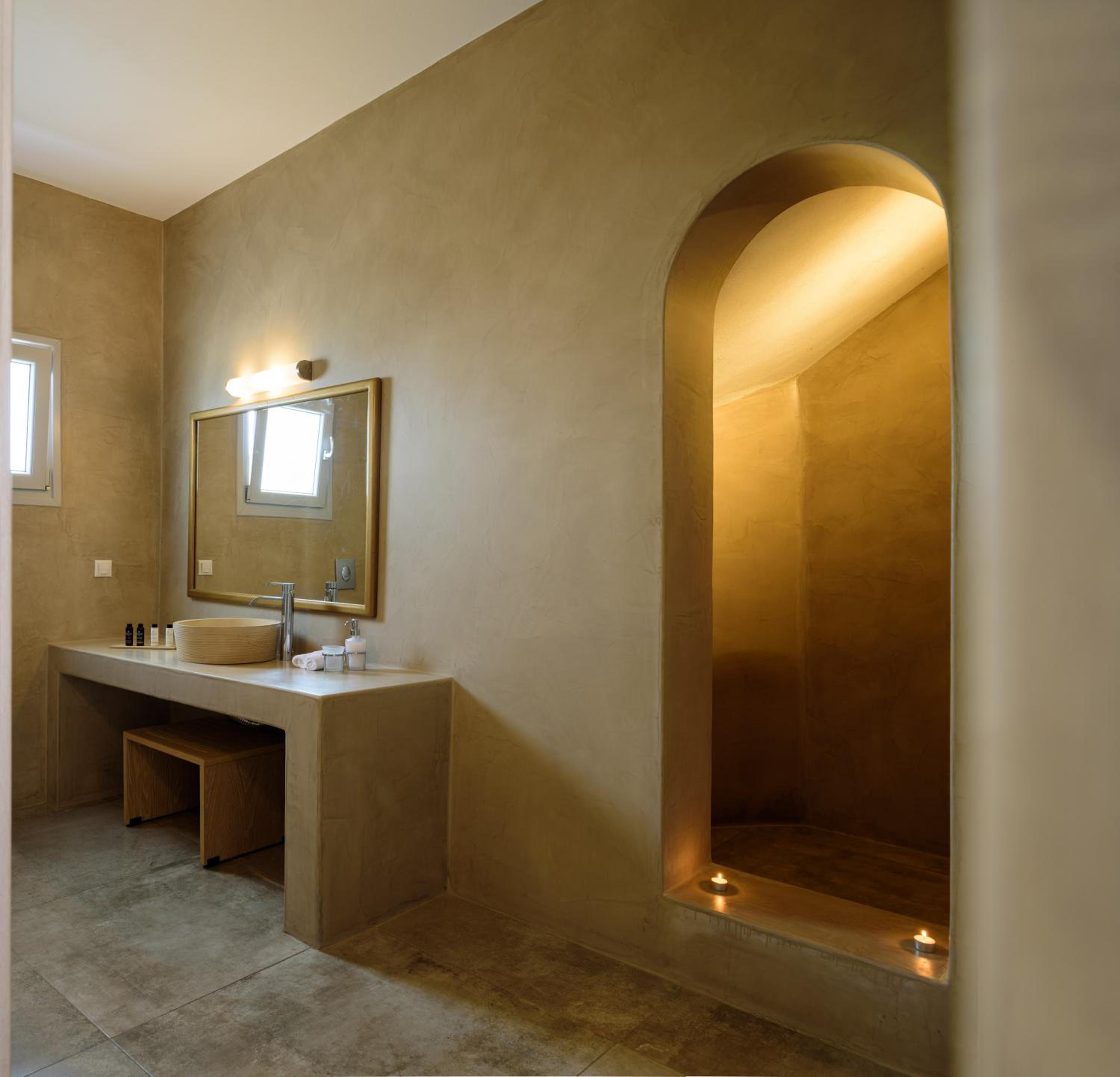Superior Suite - Photo 21