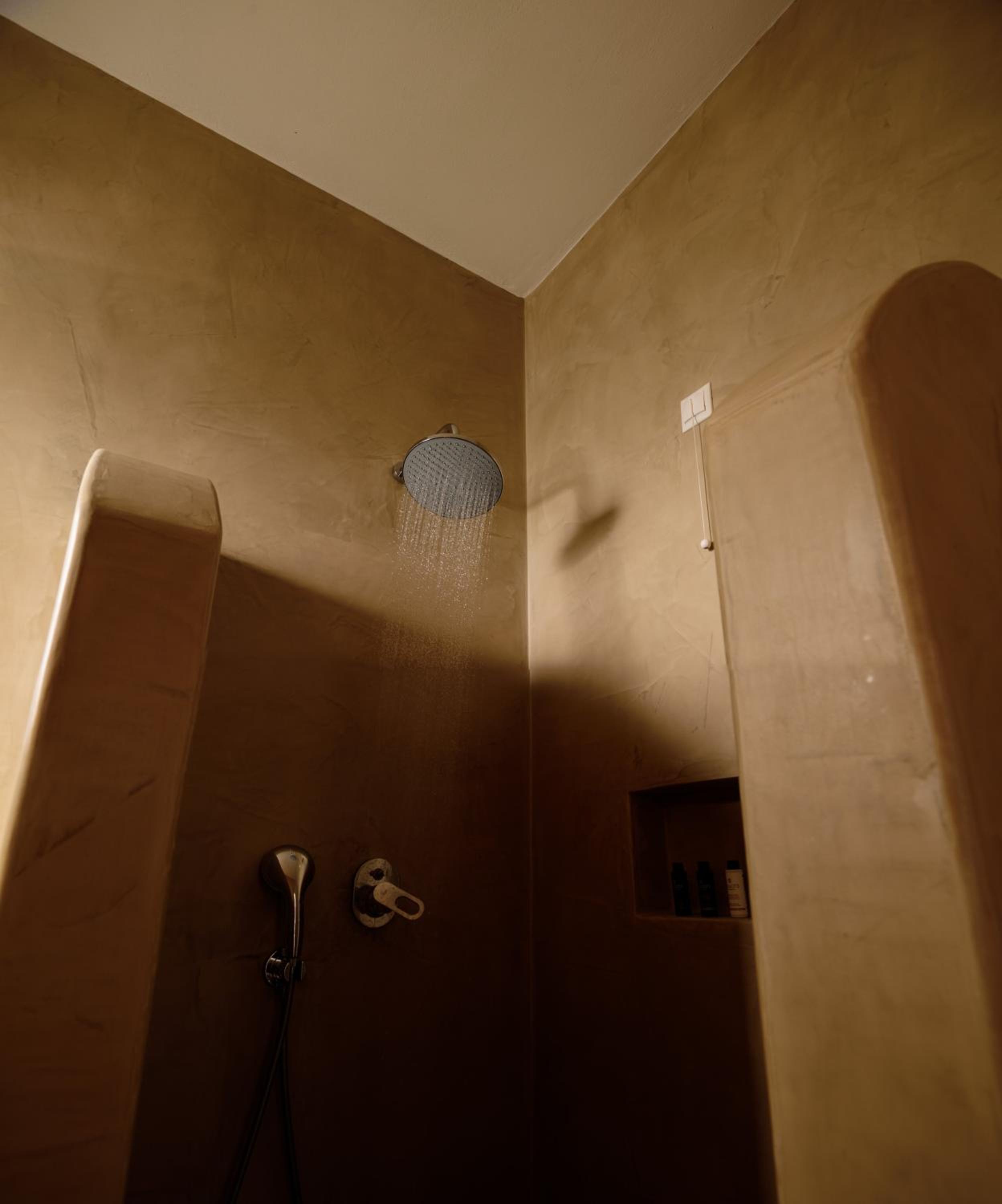 Superior Suite - Photo 19