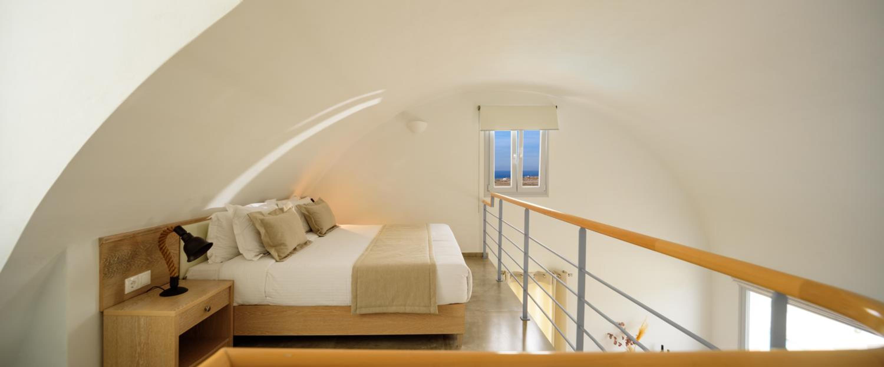 Loft Suite with Outdoor Hot Tub - Photo 35