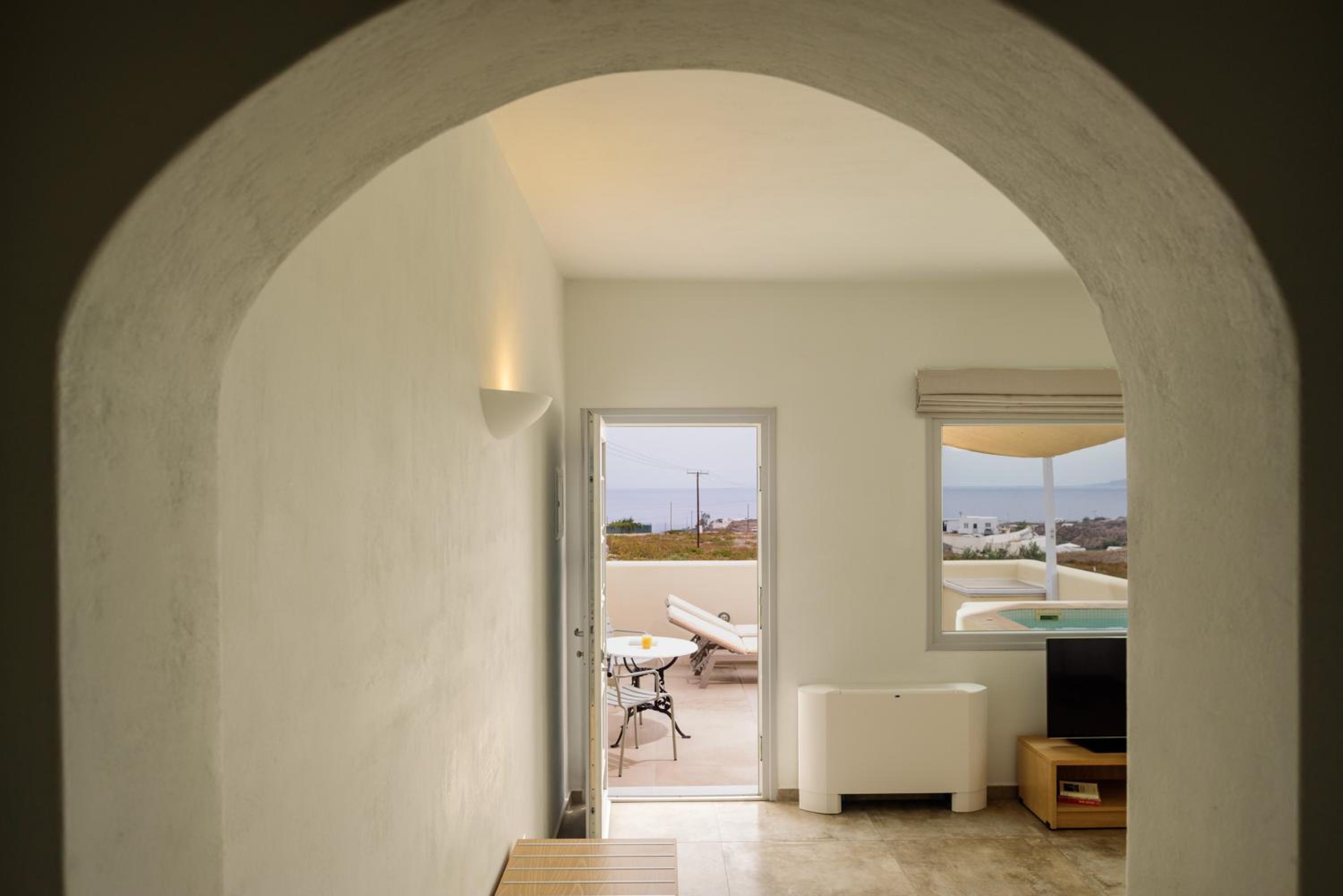 Junior Suite with Sea View and Outdoor Hot Tub - Photo 21