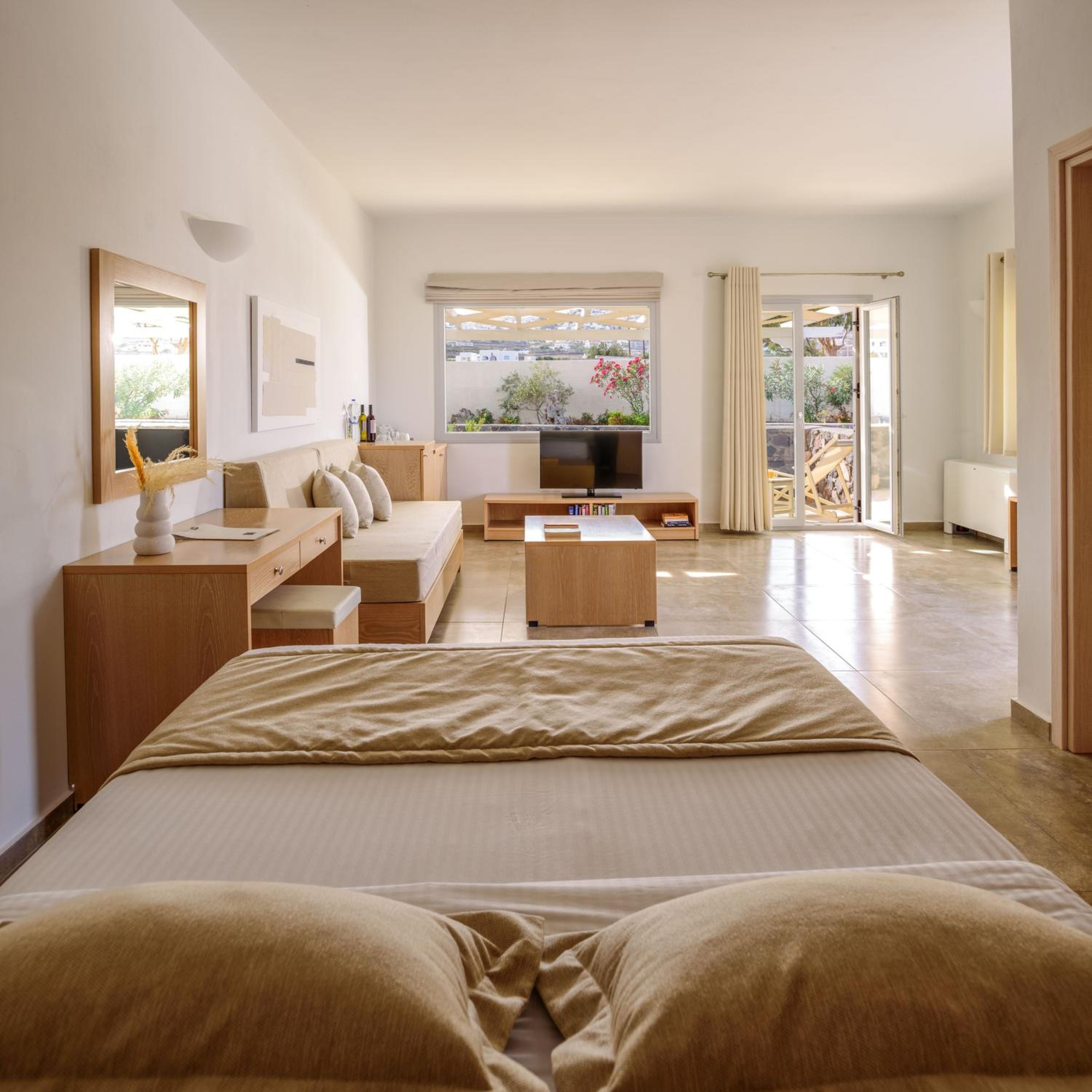 Superior Suite - Photo 18
