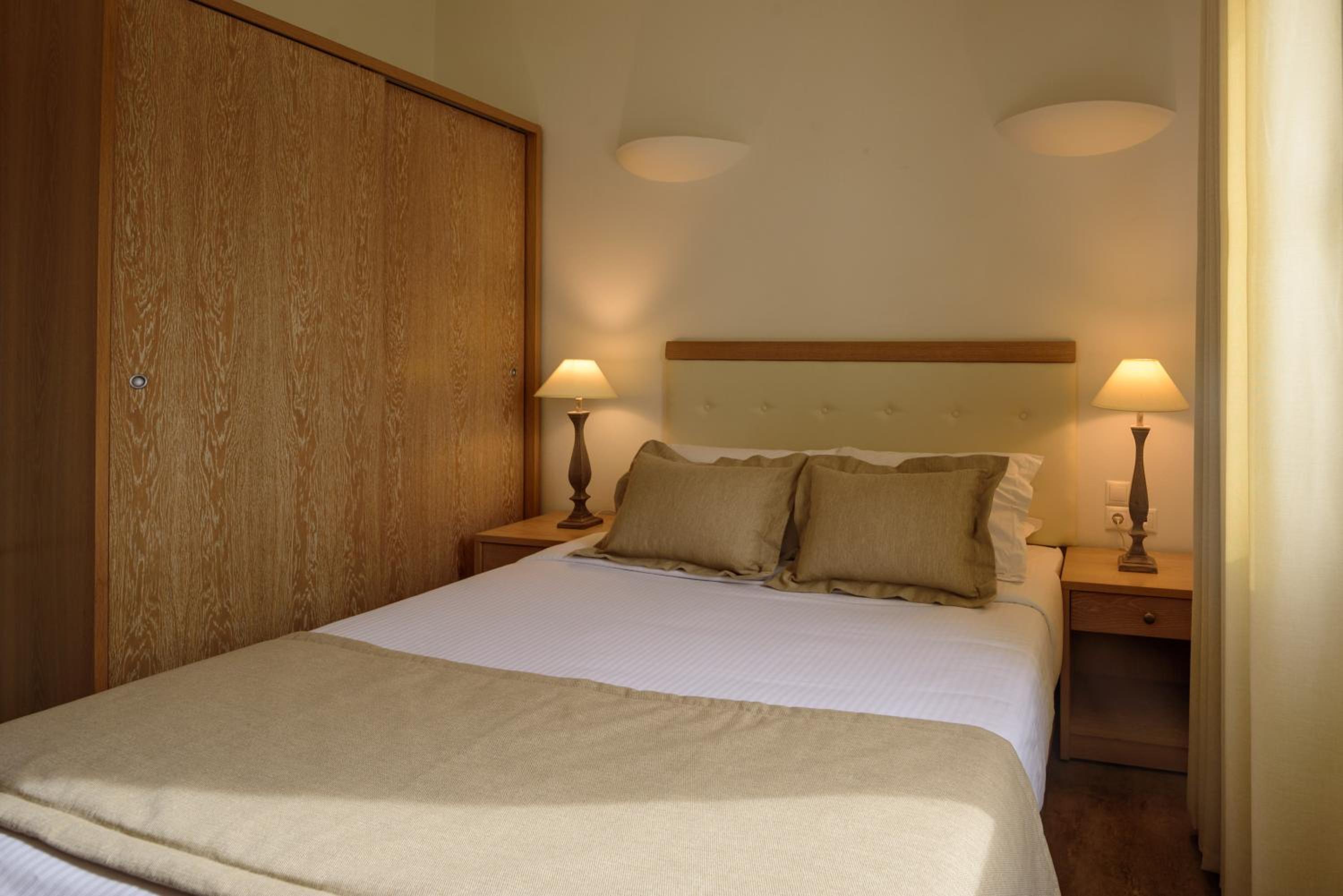 Superior Suite - Photo 37