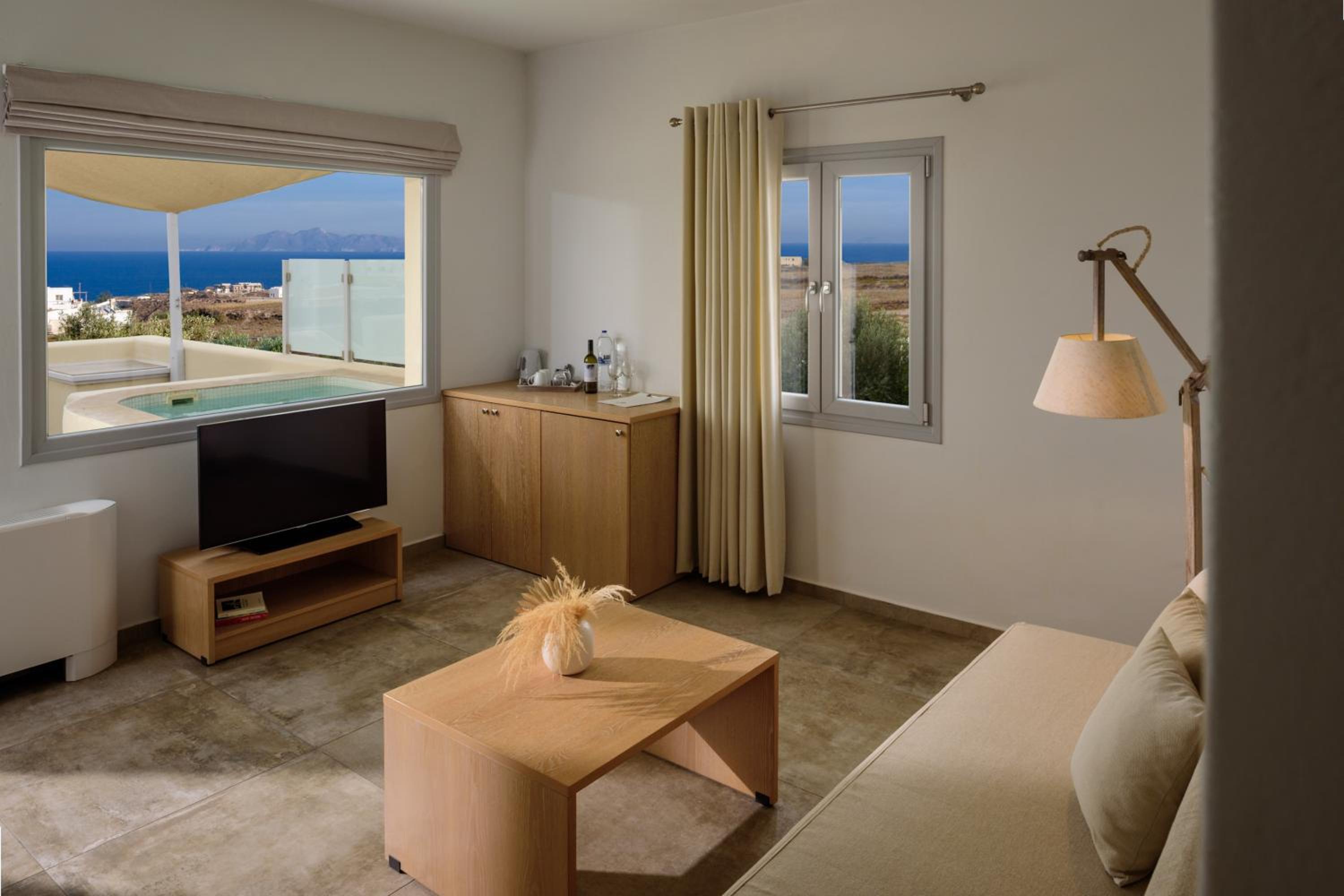 Junior Suite with Sea View and Outdoor Hot Tub - Photo 2