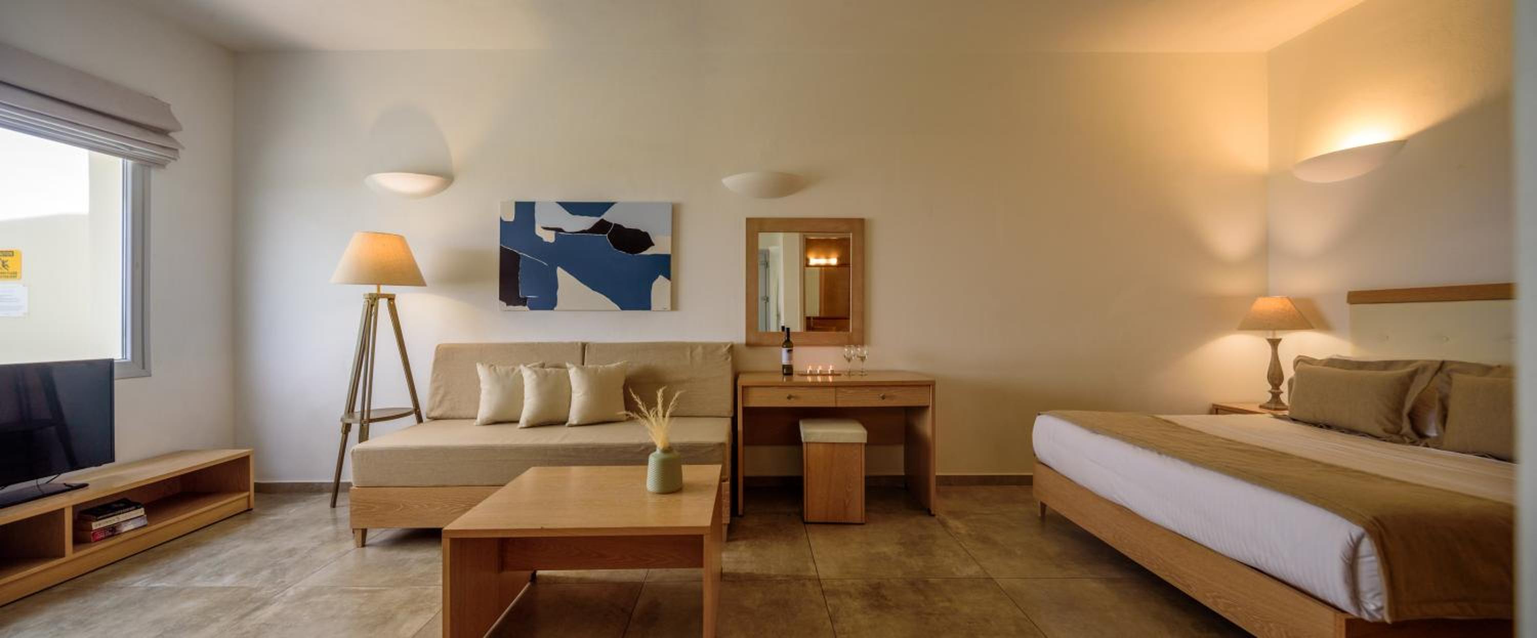 Junior Suite with Sea View and Outdoor Hot Tub - Photo 3