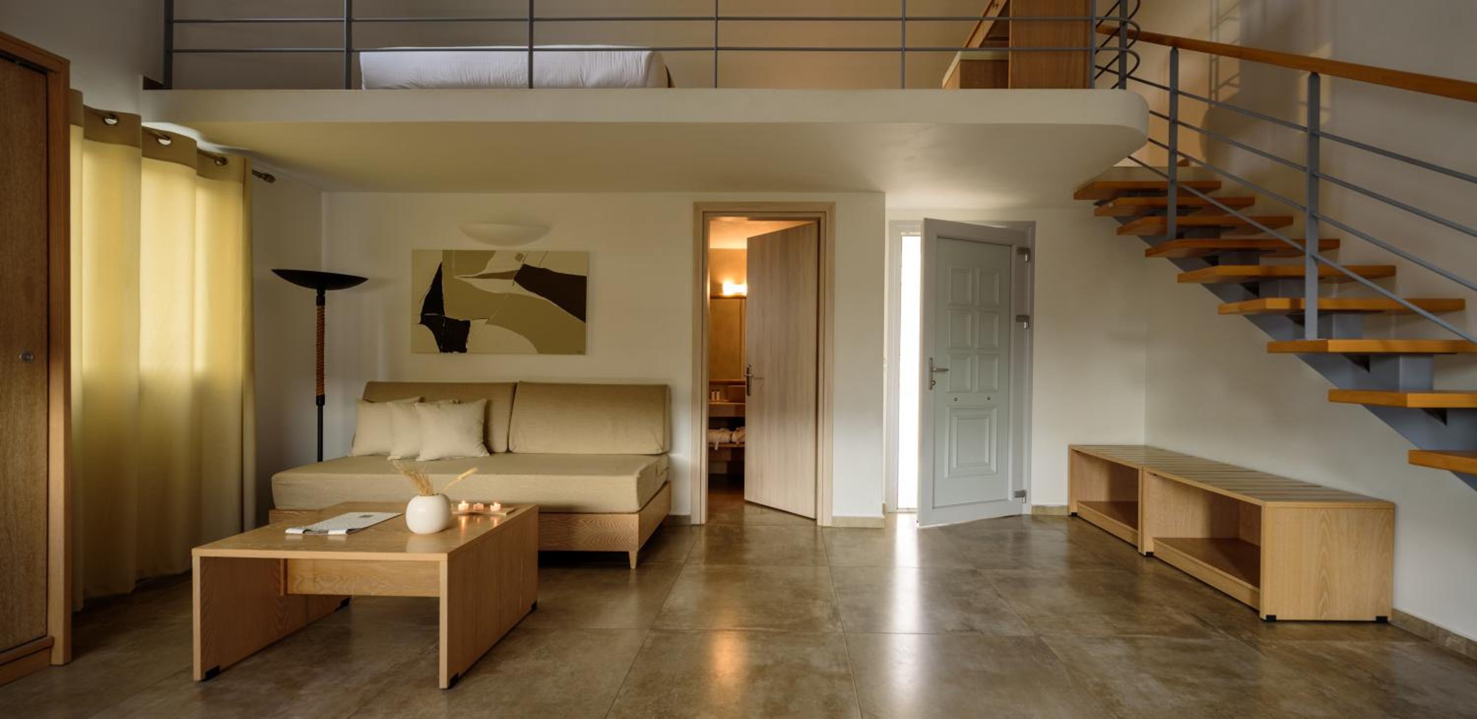 Loft Suite with Outdoor Hot Tub - Photo 44