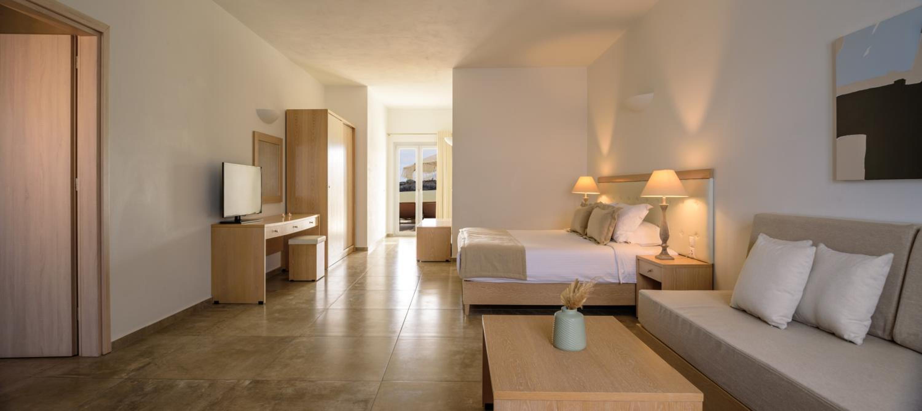 Superior Suite - Photo 38