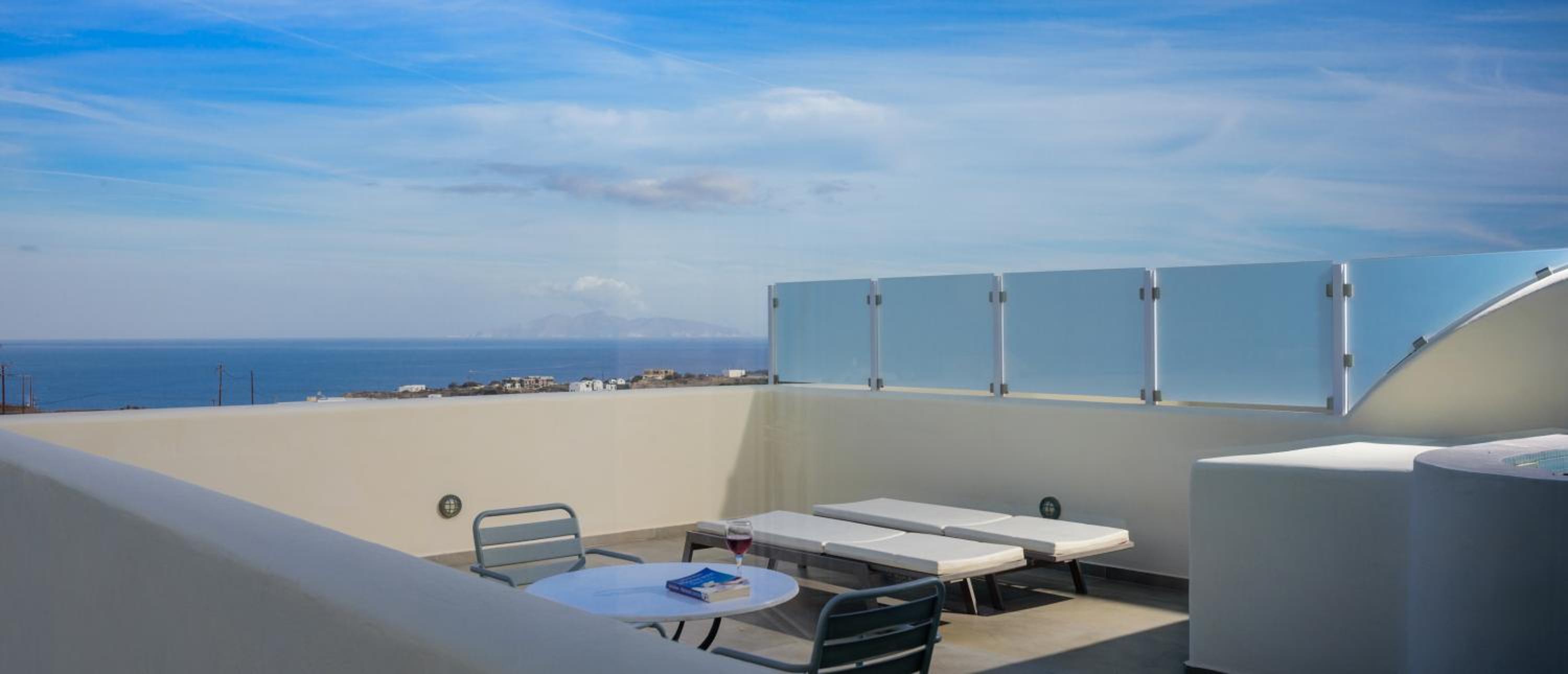 Loft Suite with Outdoor Hot Tub - Photo 5