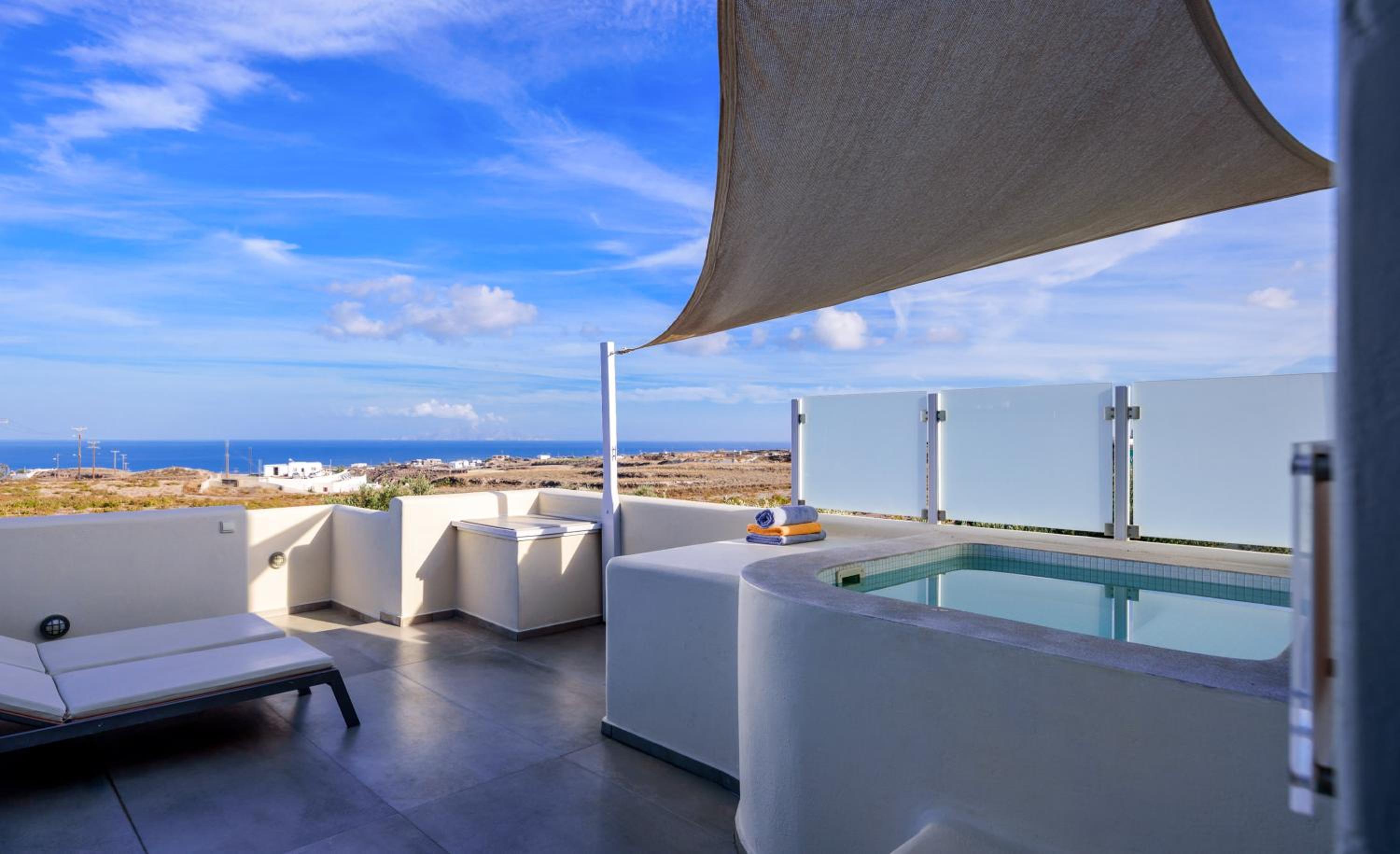 Junior Suite with Sea View and Outdoor Hot Tub - Photo 19