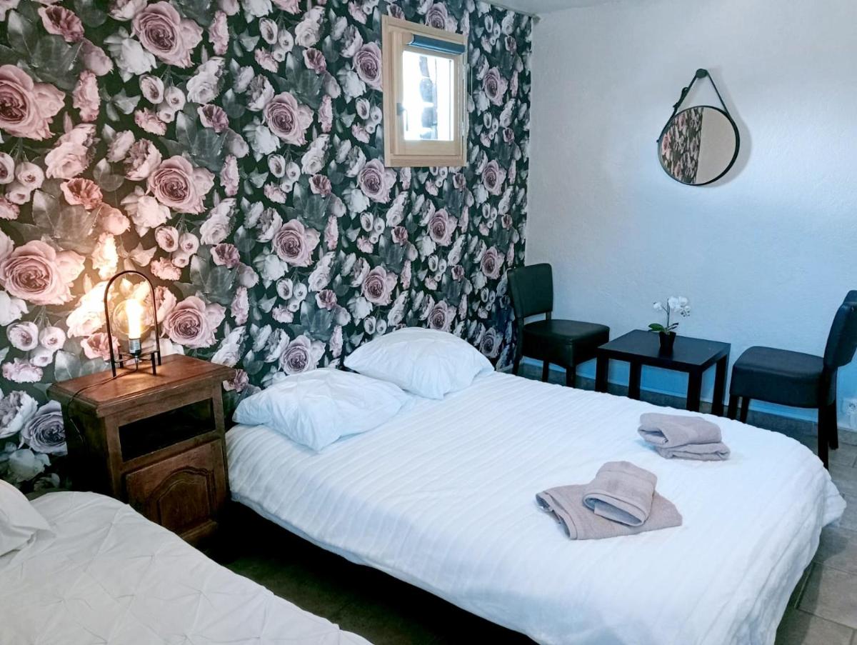 Basic Triple Room photo 1