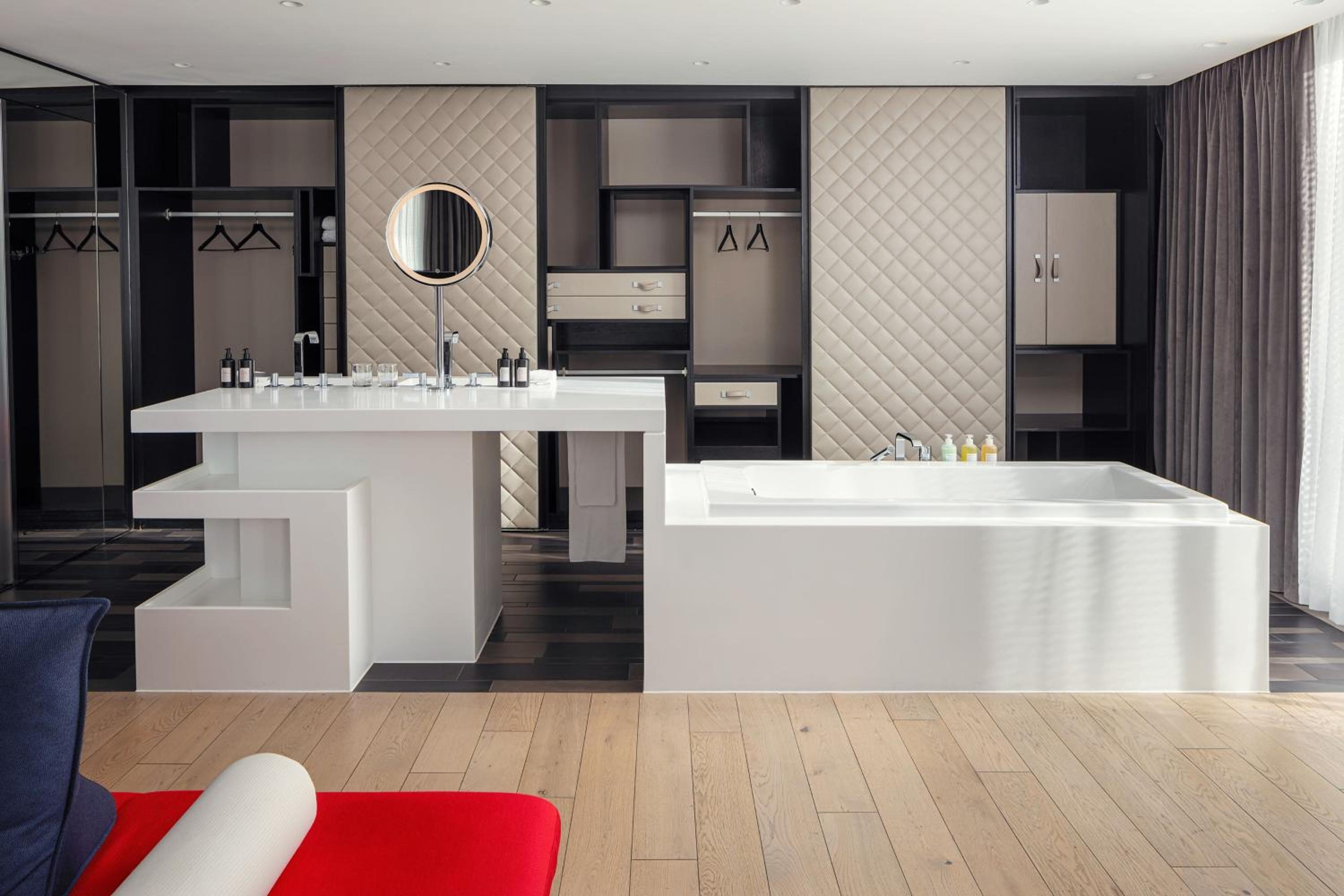 Supreme WOW, Suite, 1 King