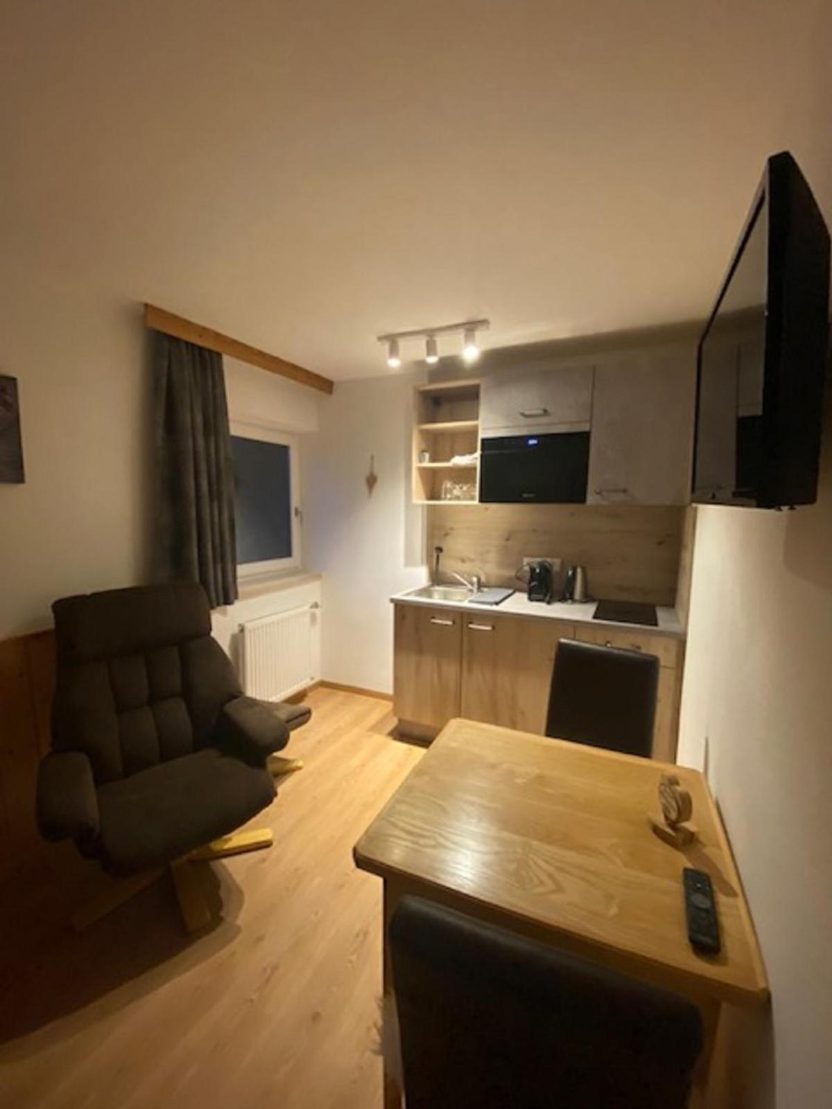 Apartment photo 2