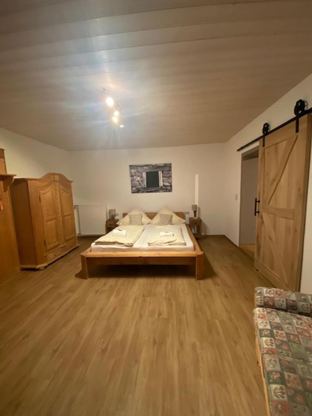 One-Bedroom Apartment photo 3