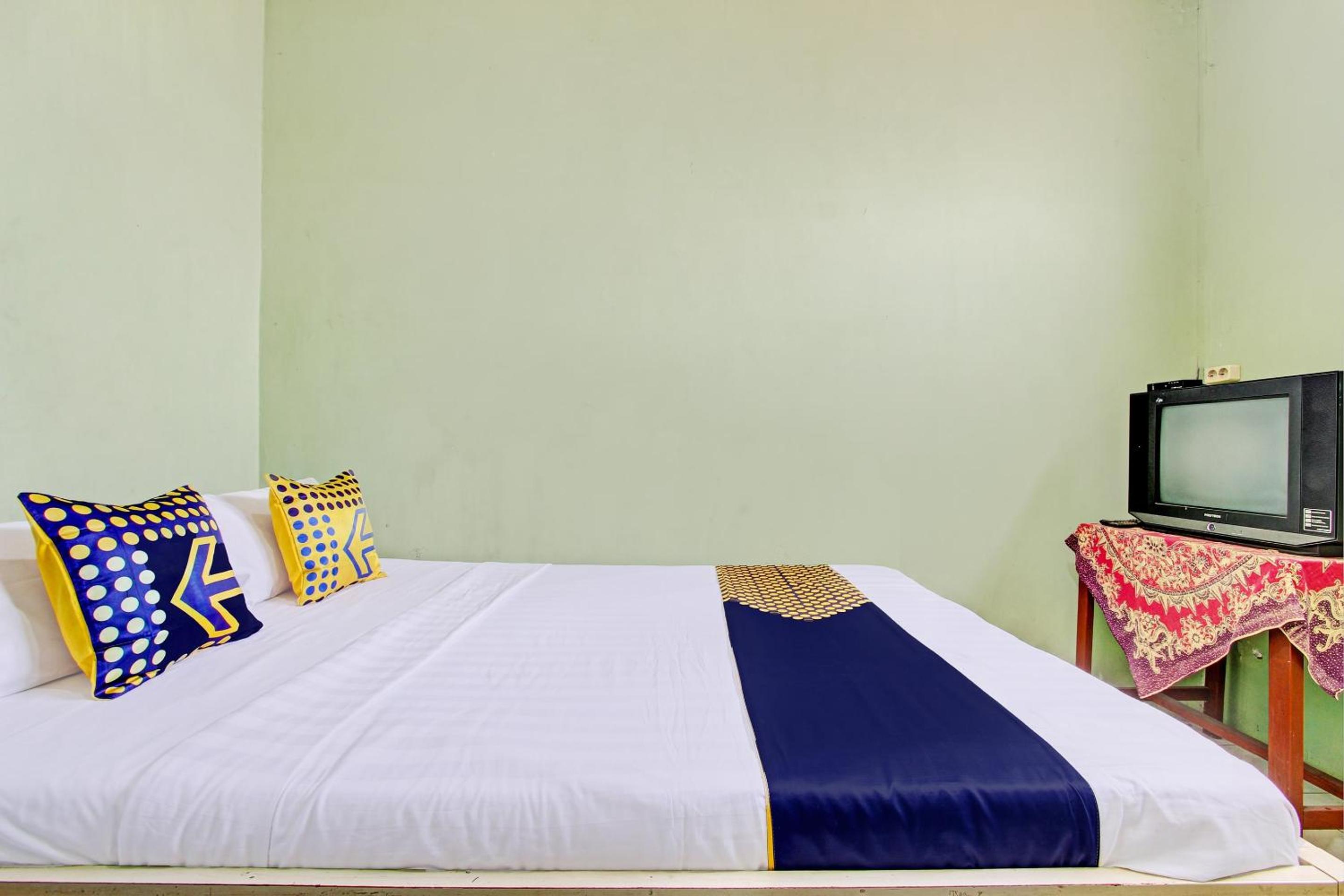 Budget Double Room photo 2