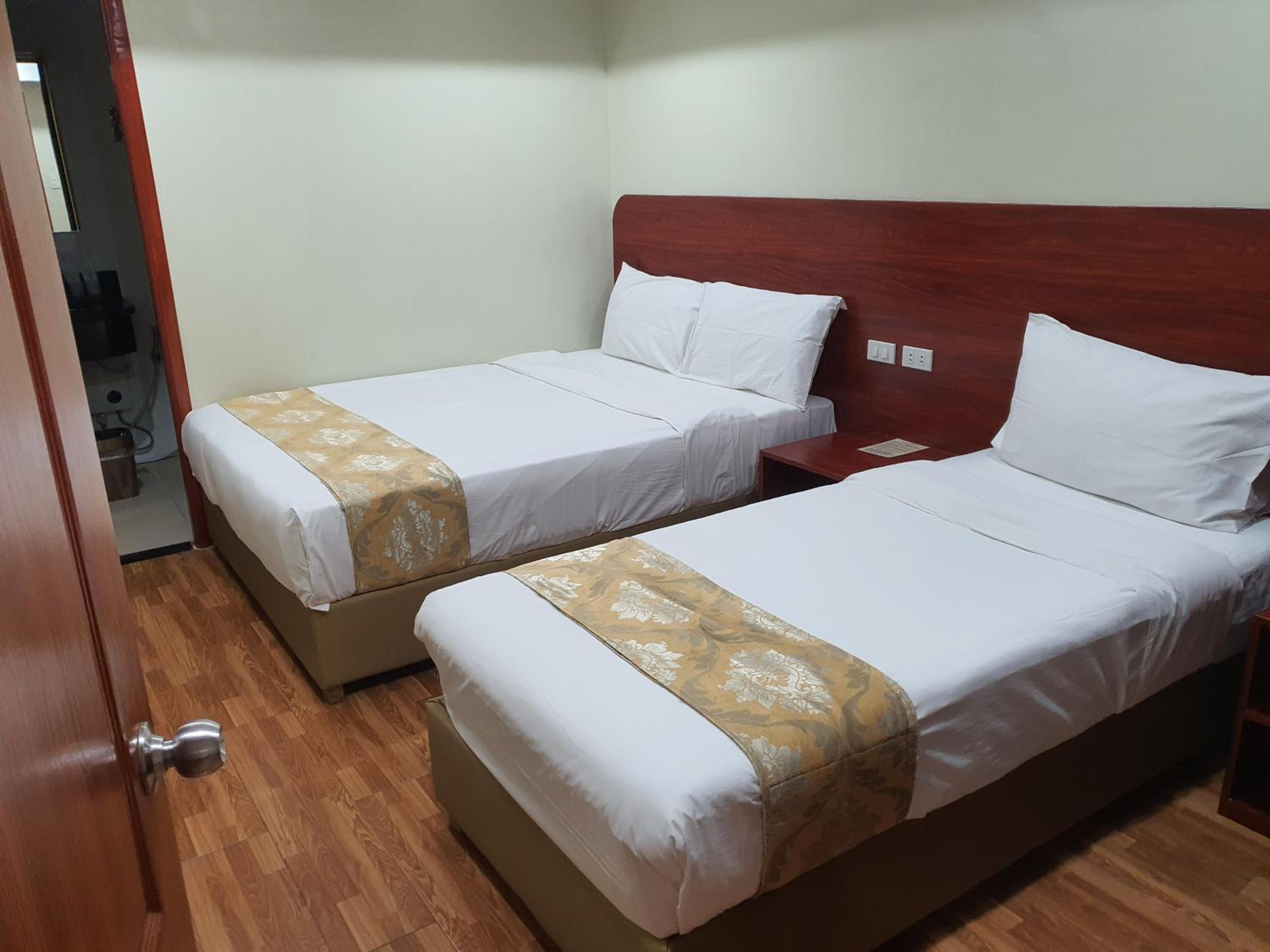 Deluxe Family Suite - Photo 1