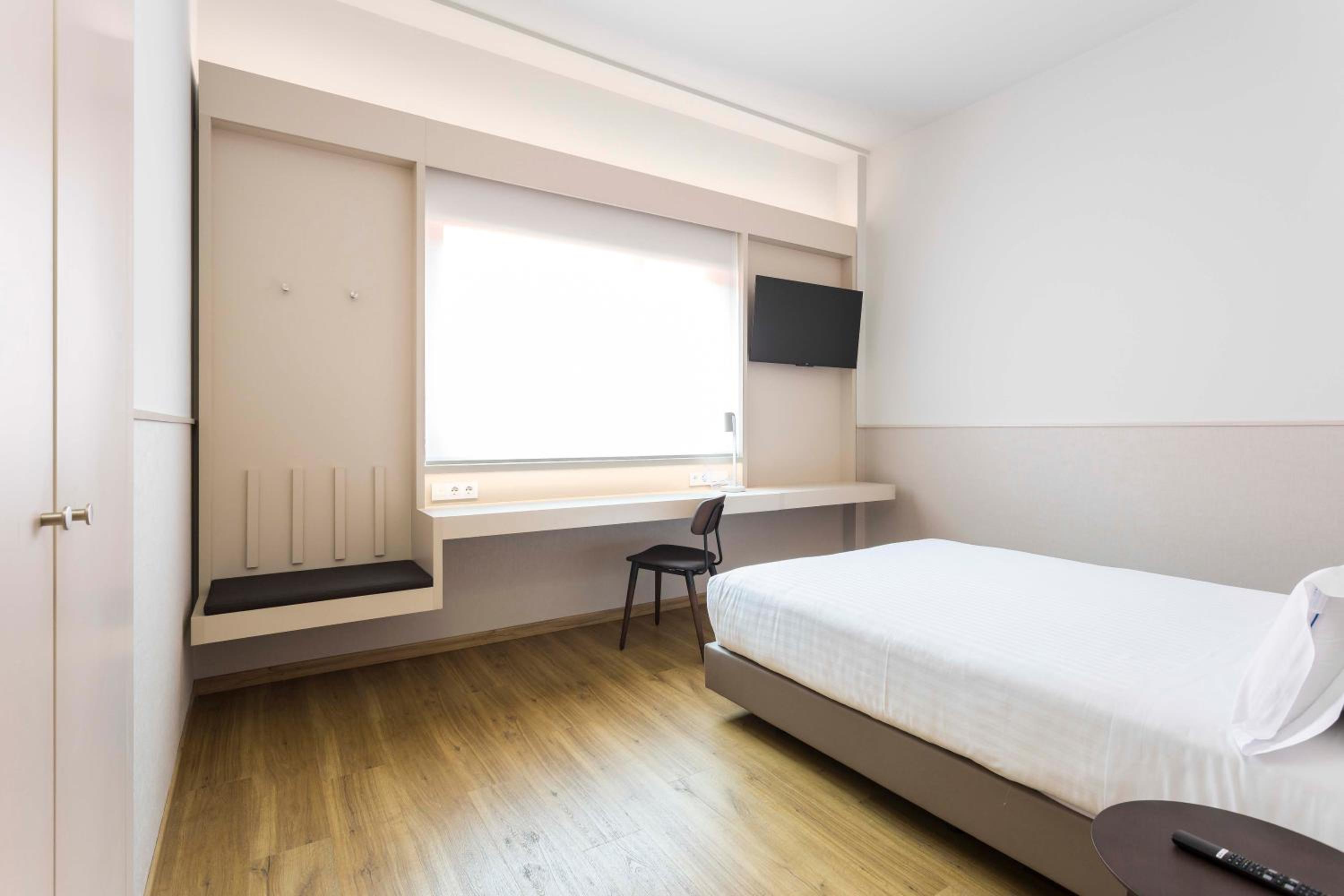 Double Room - Photo 3