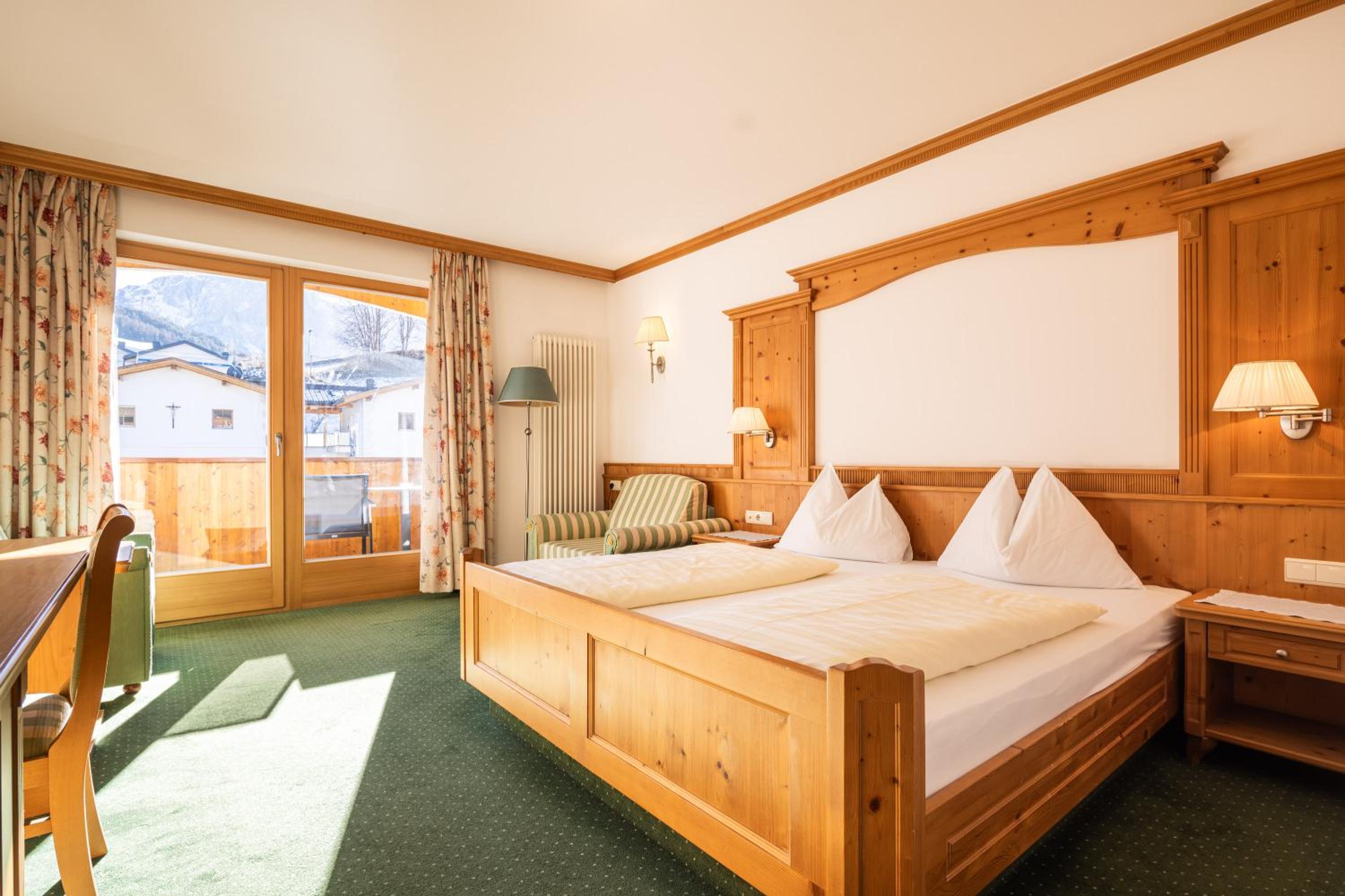 Superior Double Room with Balcony photo 1