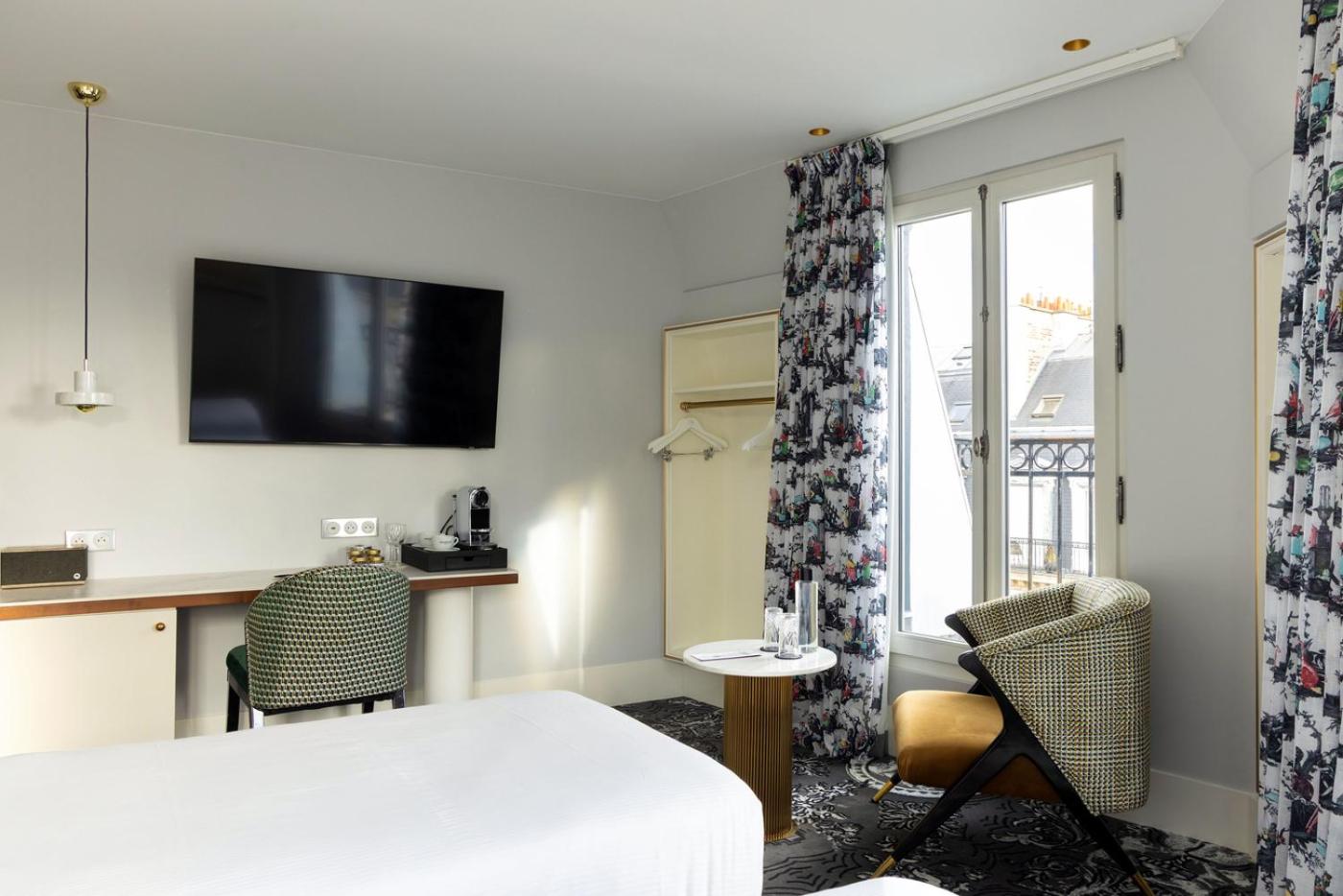 King Room with Balcony photo 2
