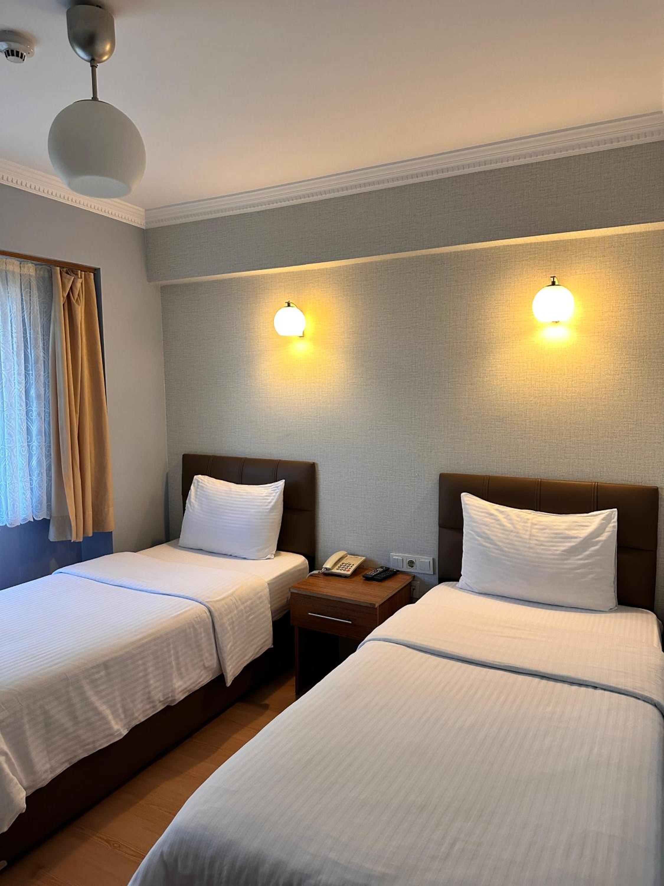 Standard Twin Room photo 3