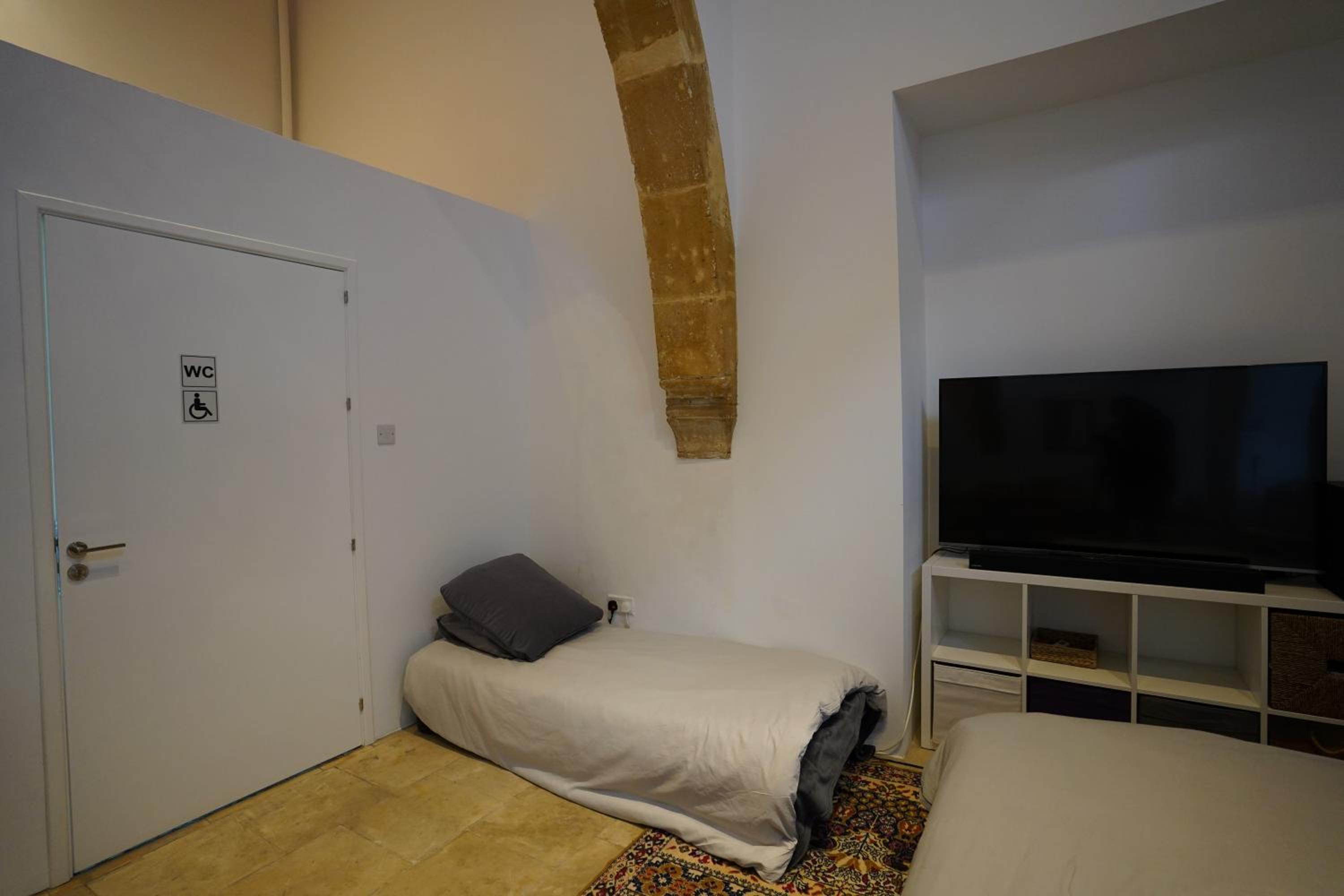 Studio Apartment photo 2
