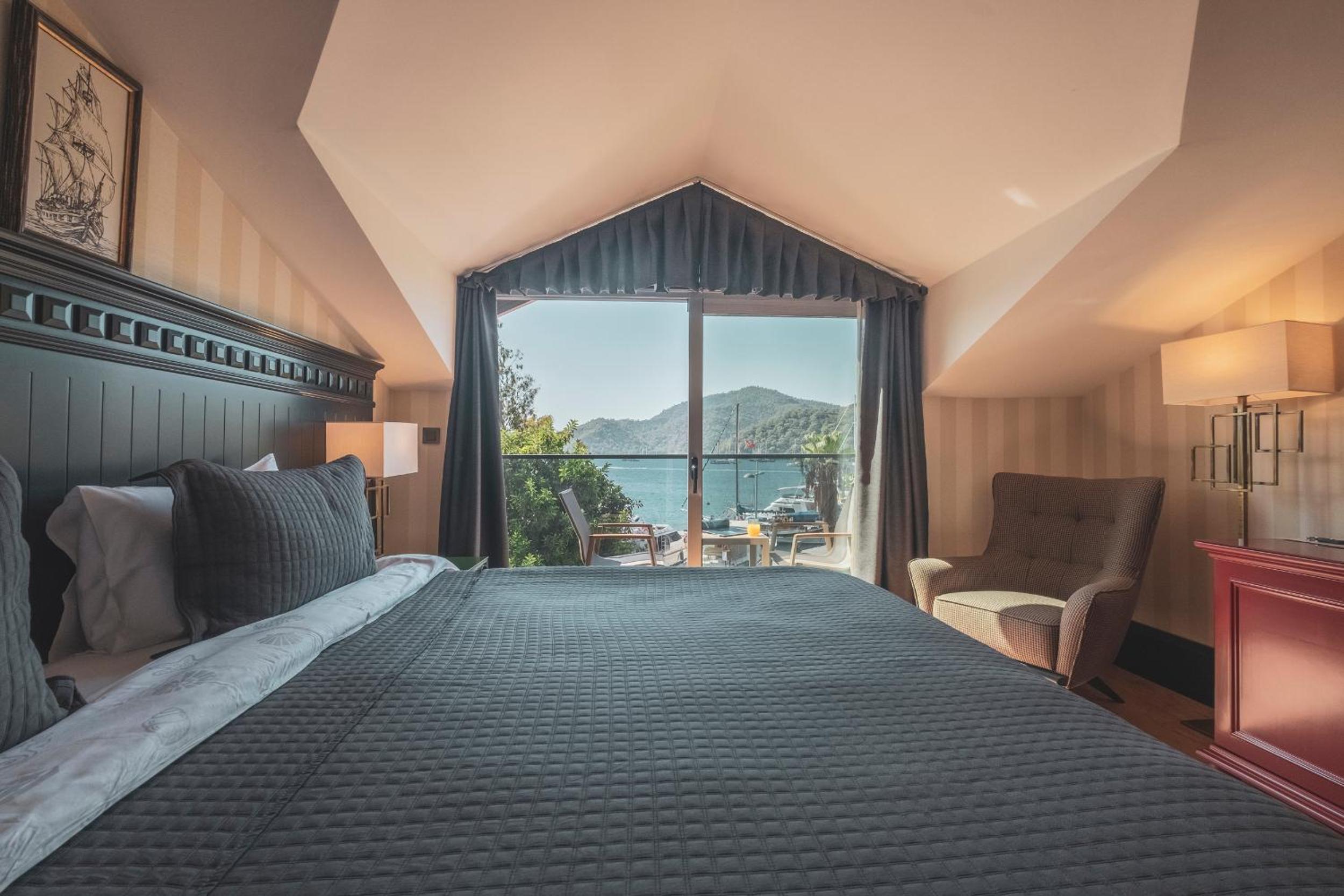Superior Double Room with Sea and Marina View - Photo 20