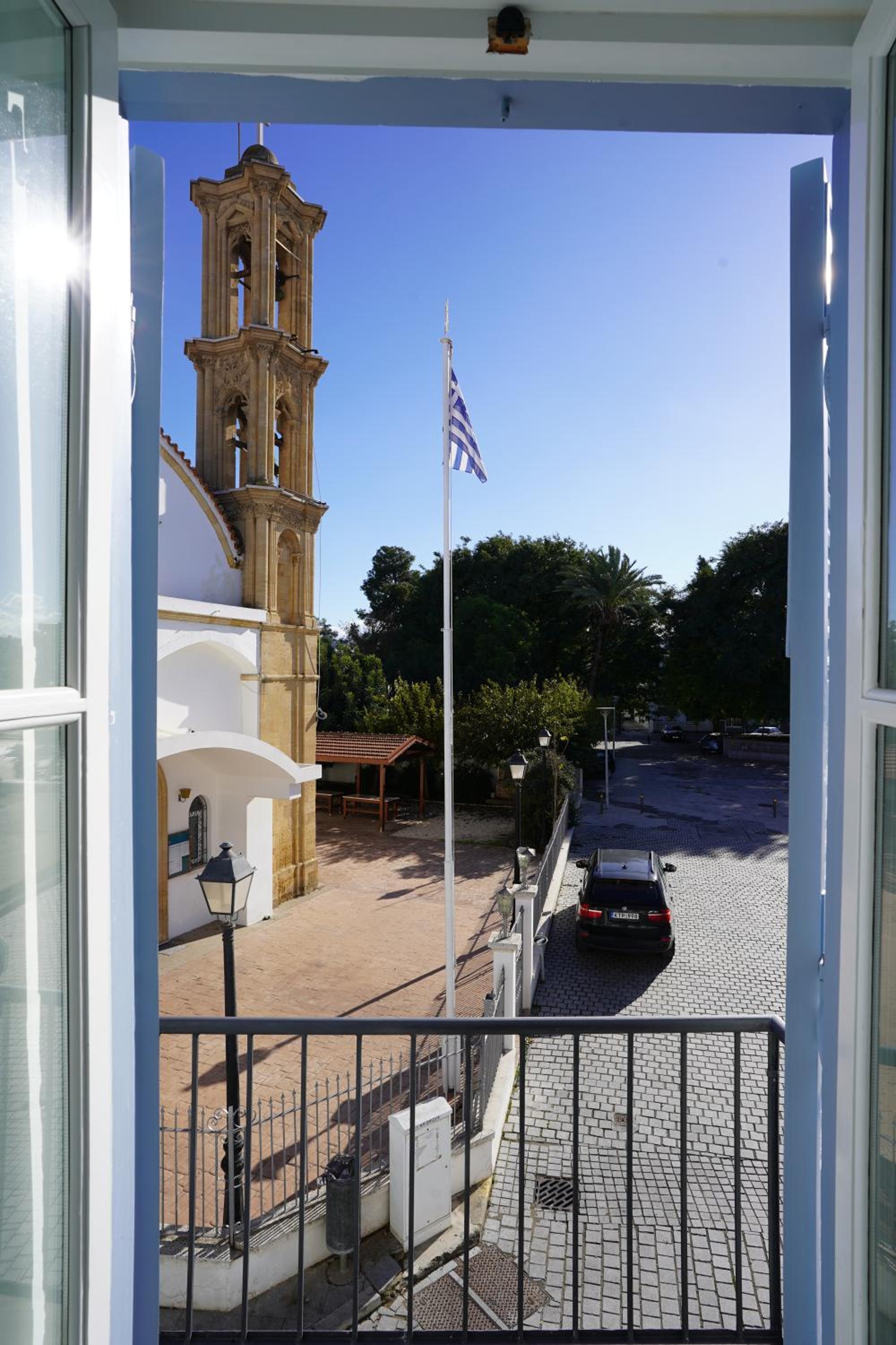 Apartment With Balcony photo 3
