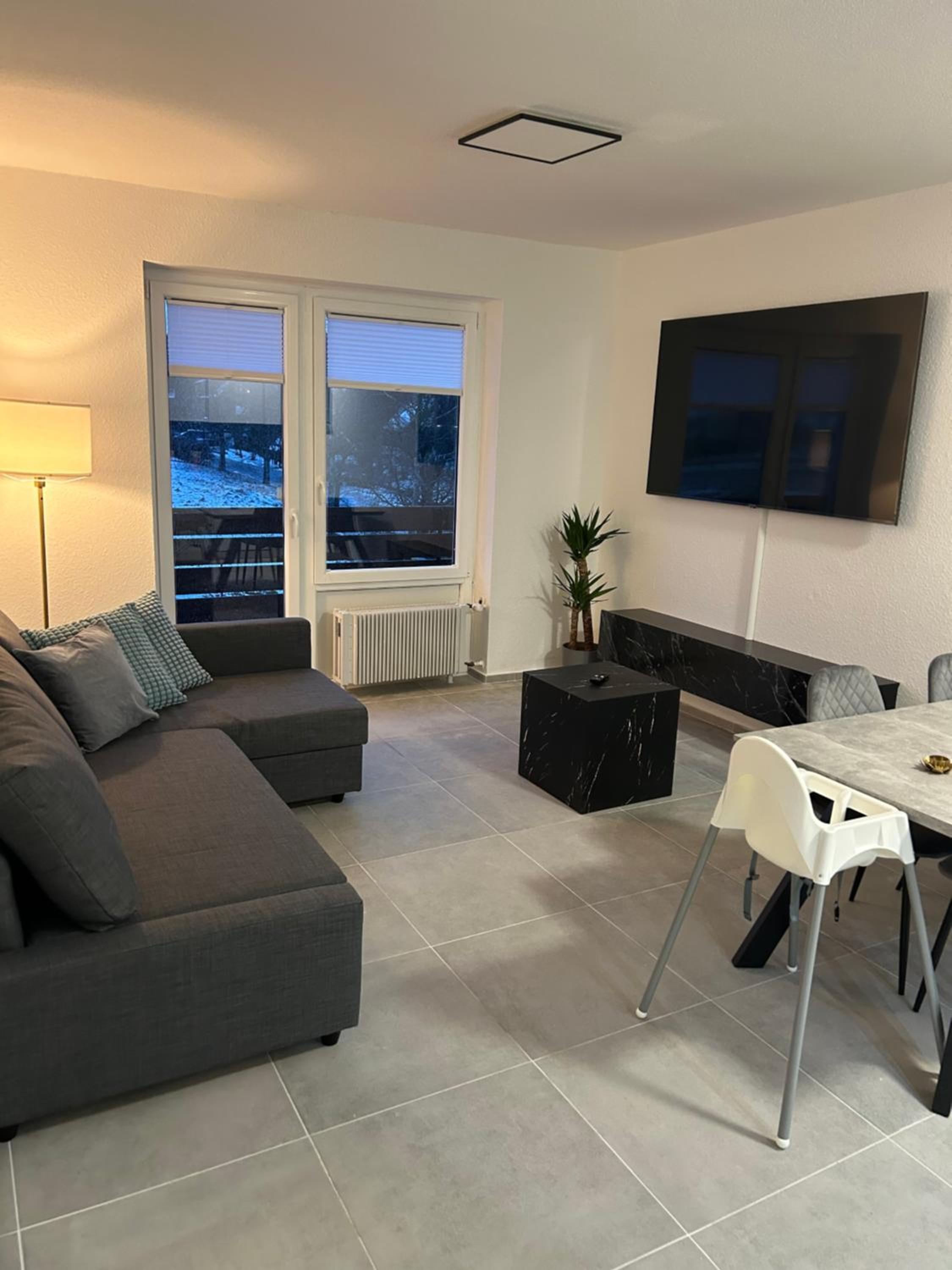 One-Bedroom Apartment photo 1