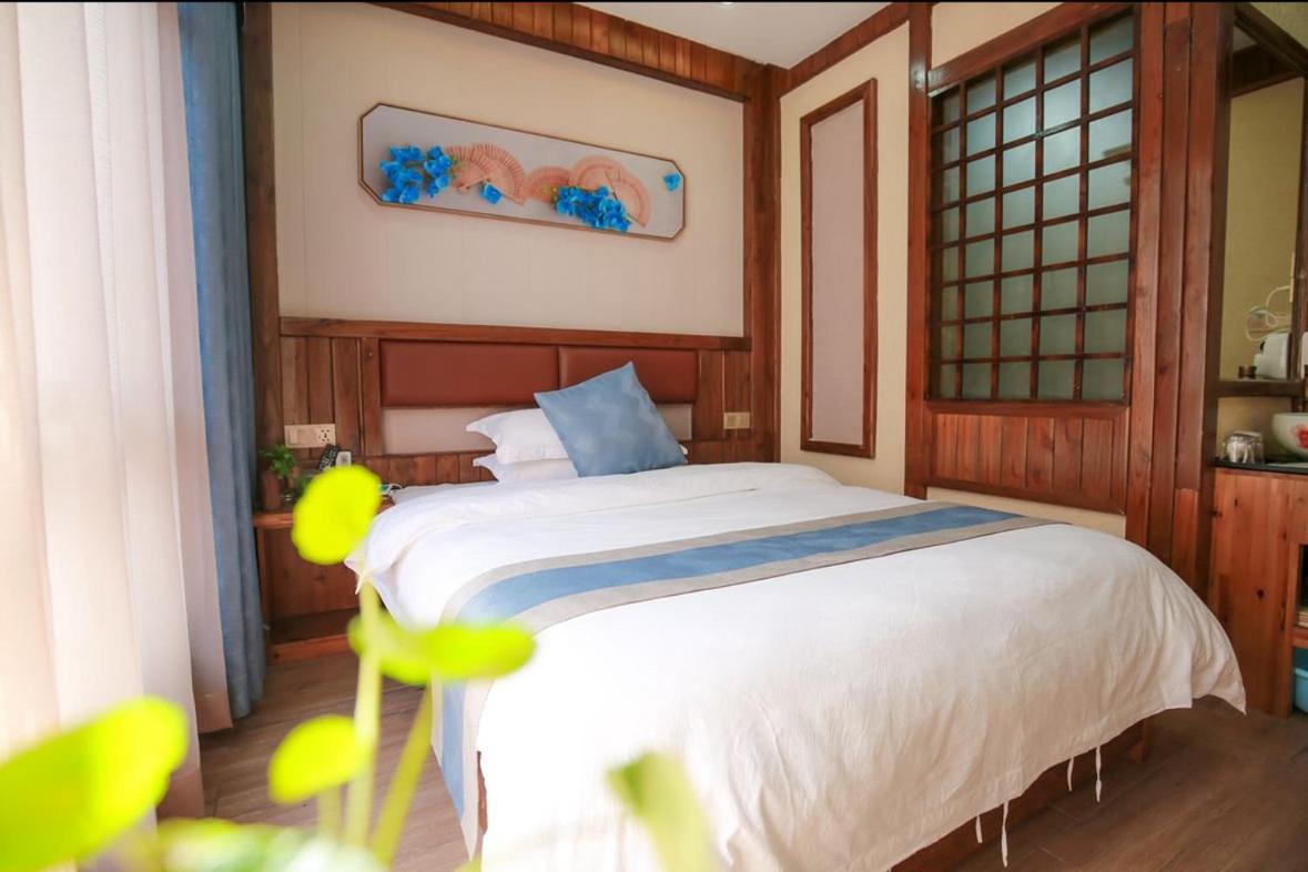 Single Room with Private Bathroom photo 2