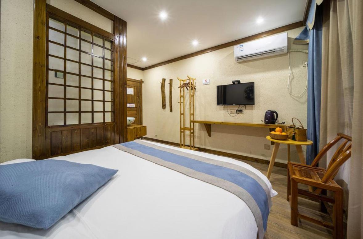 Single Room with Private Bathroom photo 1
