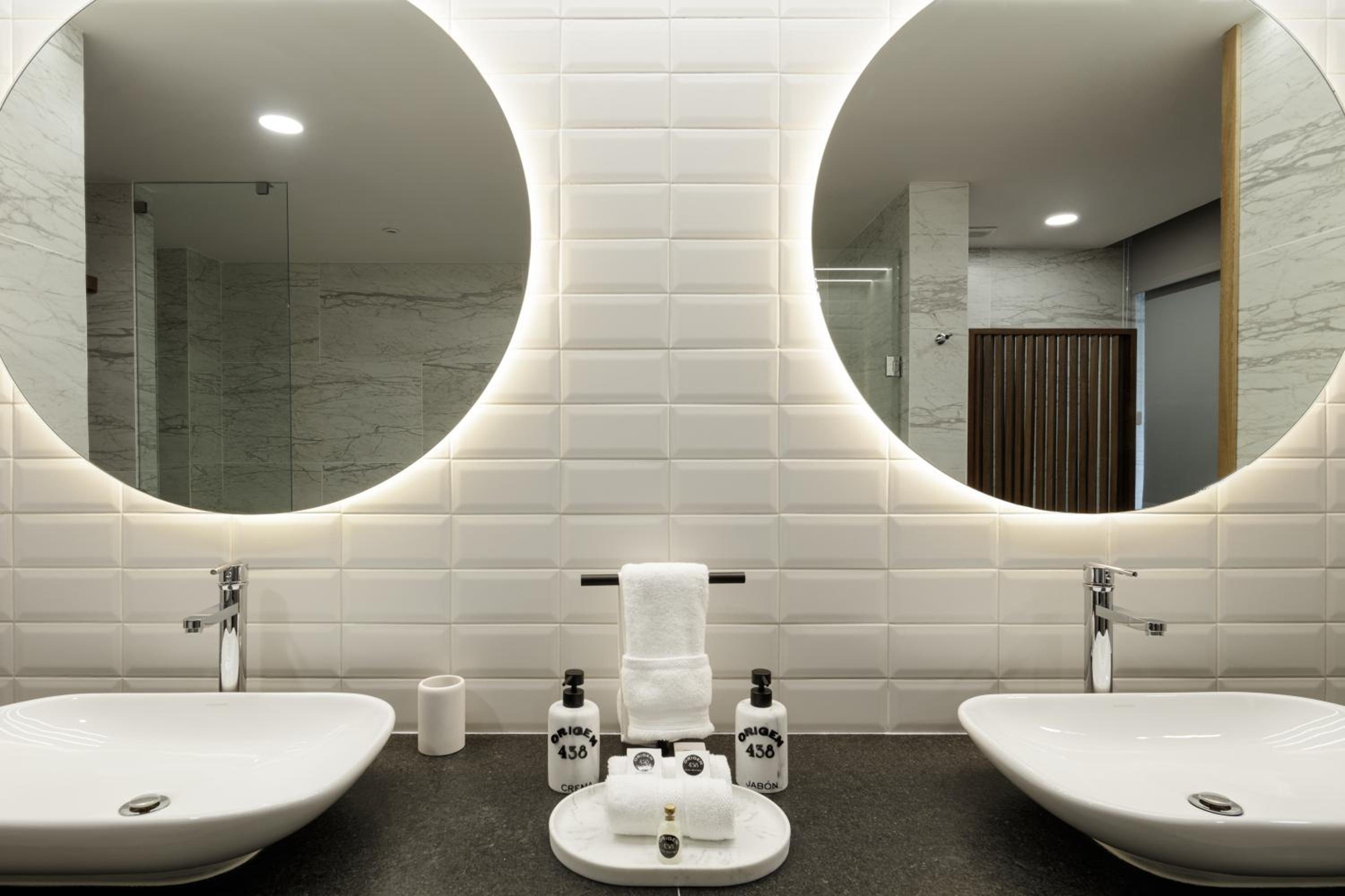 Superior Suite - Photo 5