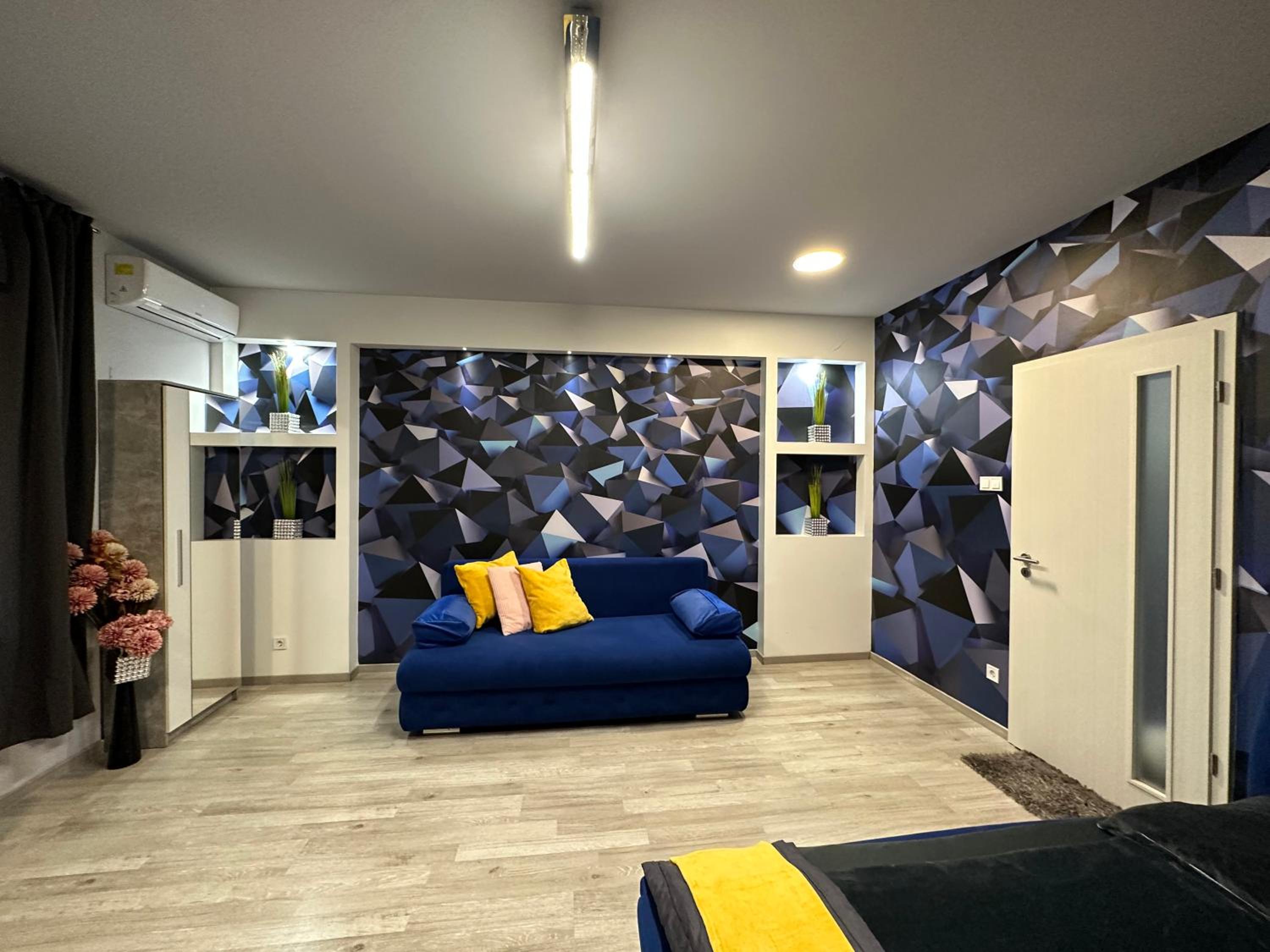 Studio Apartment - Photo 27