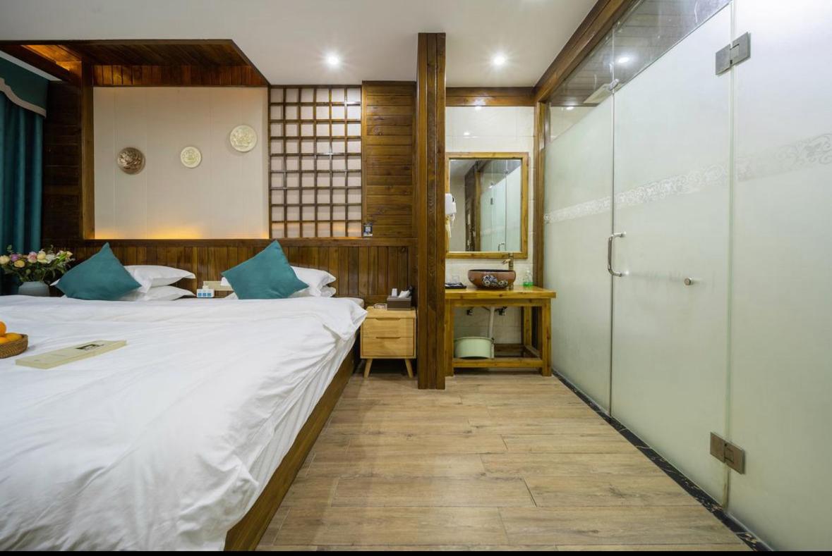 King Room with Mountain View photo 2