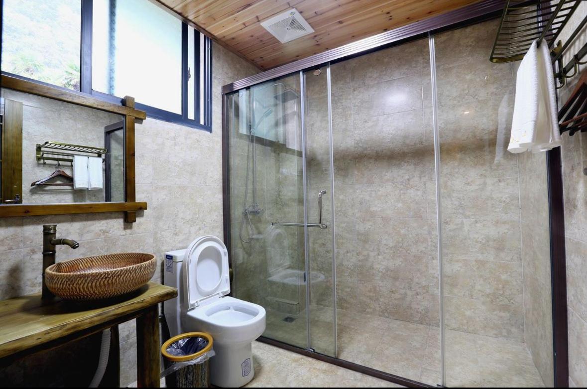 Twin Room with Private Bathroom photo 2