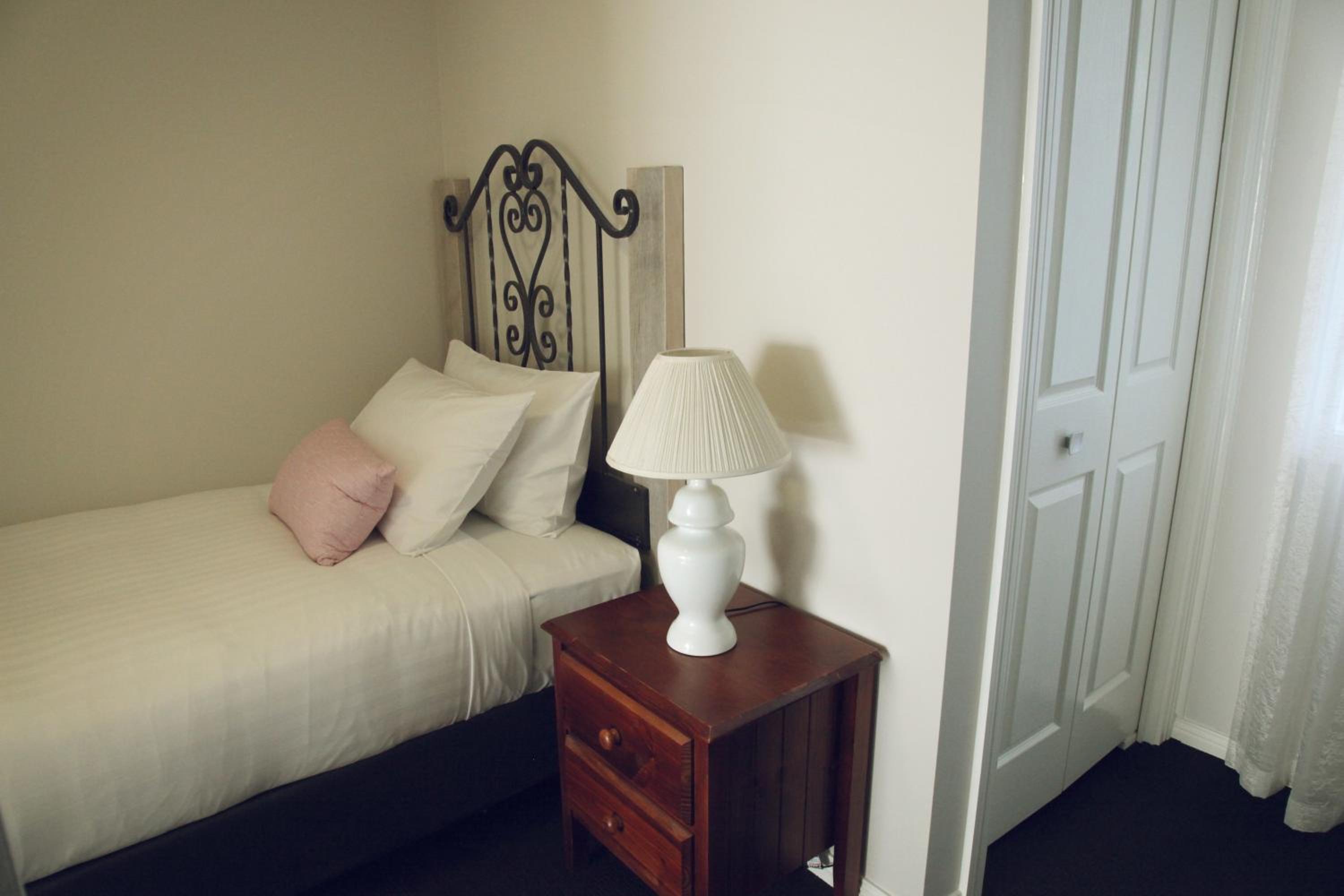Single Room With Private Bathroom - Disability Access photo 1