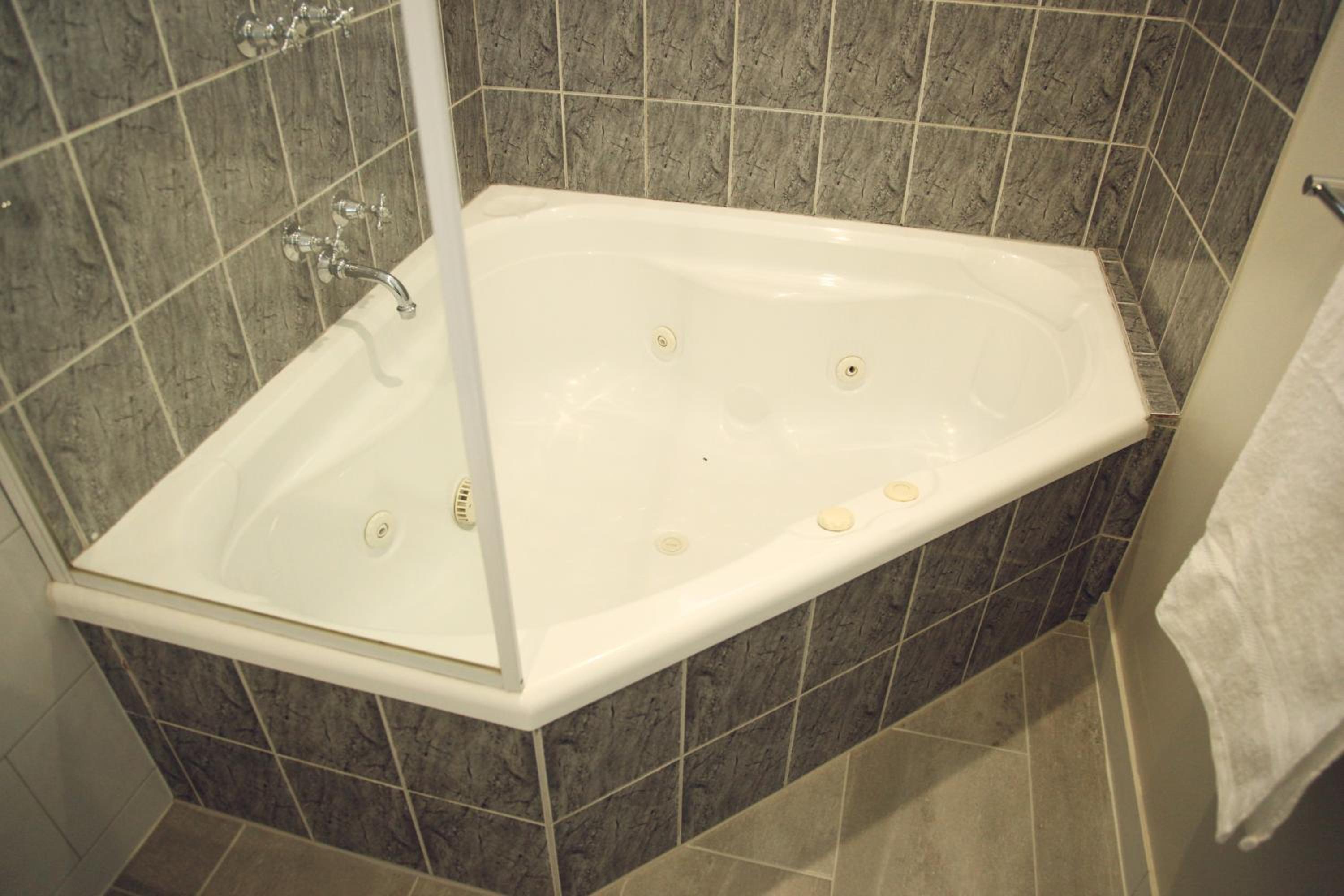 Deluxe Double Room With Private Bathroom photo 3
